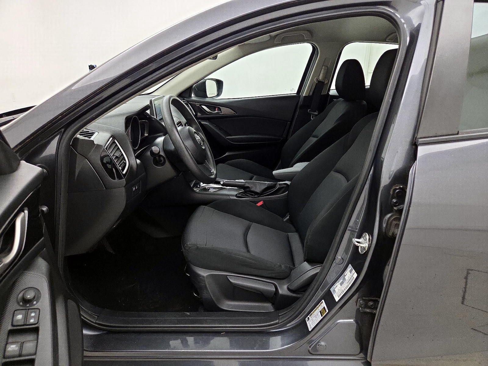 2015 Mazda MAZDA3 i Sport - Photo 12