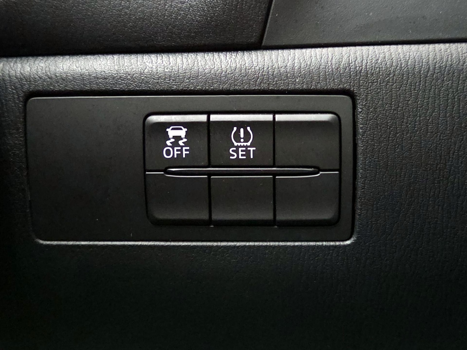2015 Mazda MAZDA3 i Sport - Photo 14