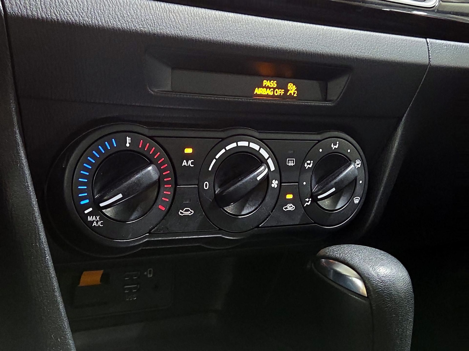 2015 Mazda MAZDA3 i Sport - Photo 16