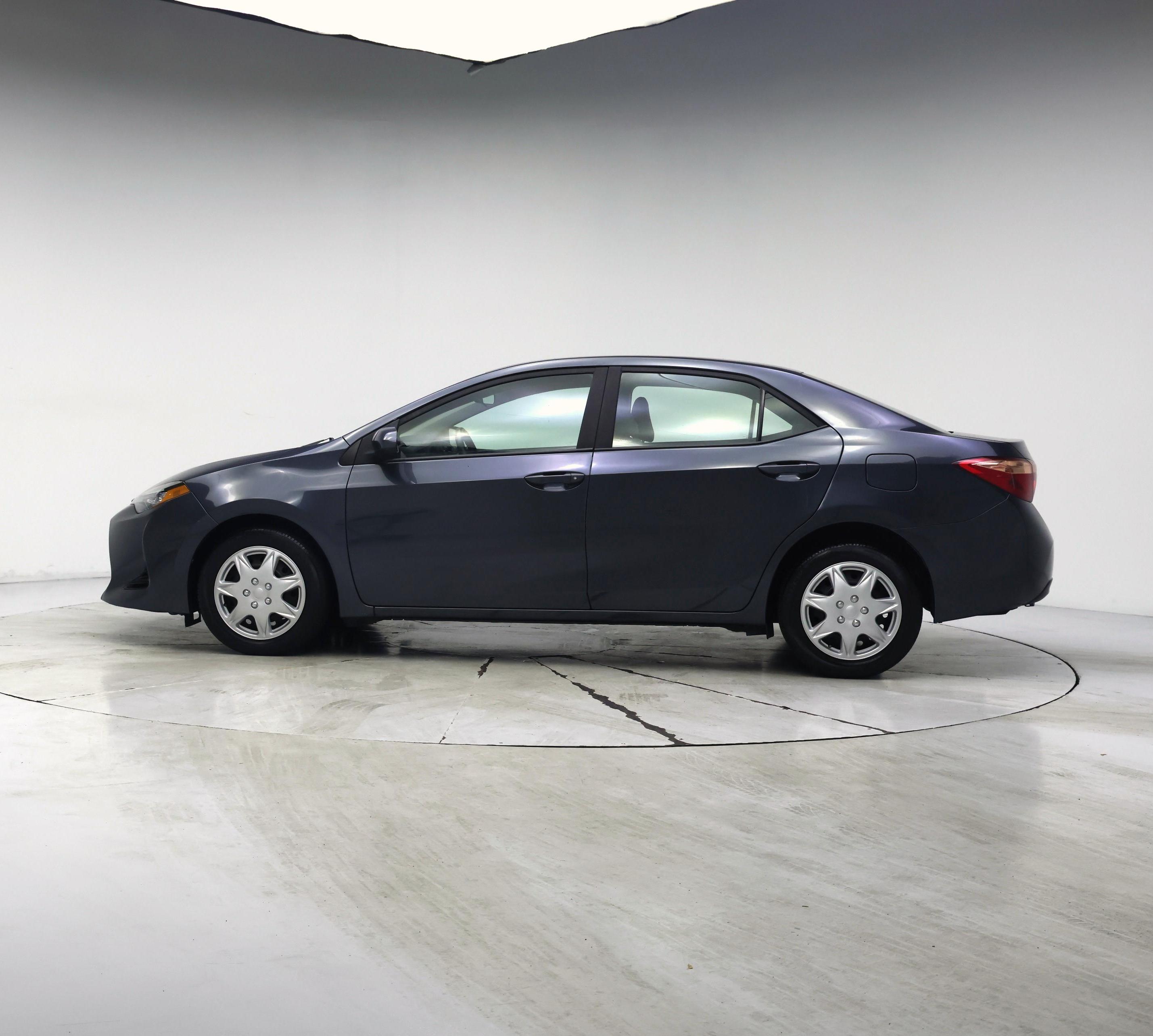 Thumbnail: 2017 Toyota Corolla - 3