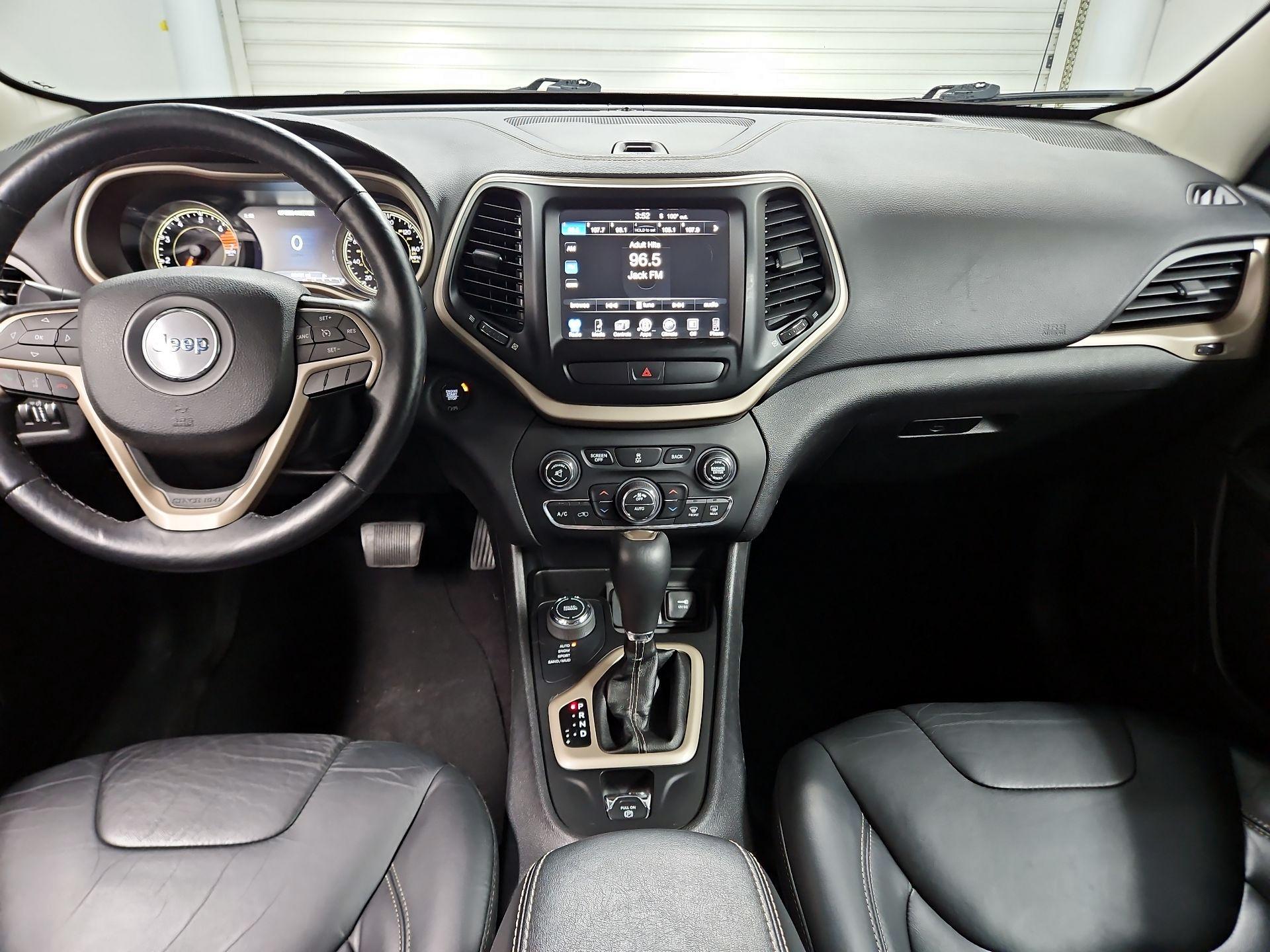 Thumbnail: 2017 Jeep Cherokee - 9