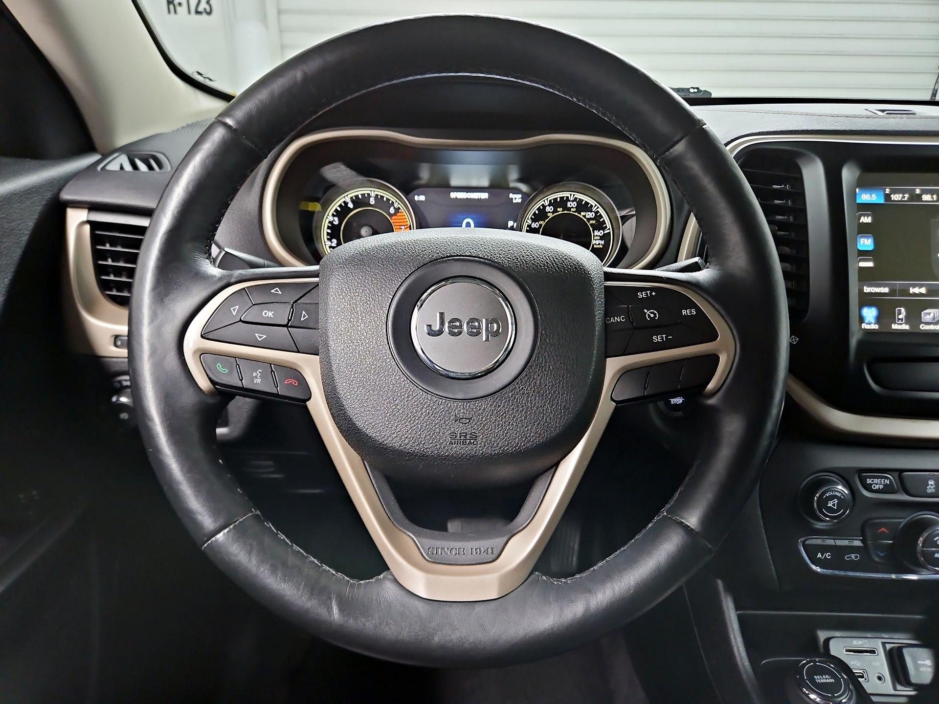 Thumbnail: 2017 Jeep Cherokee - 10
