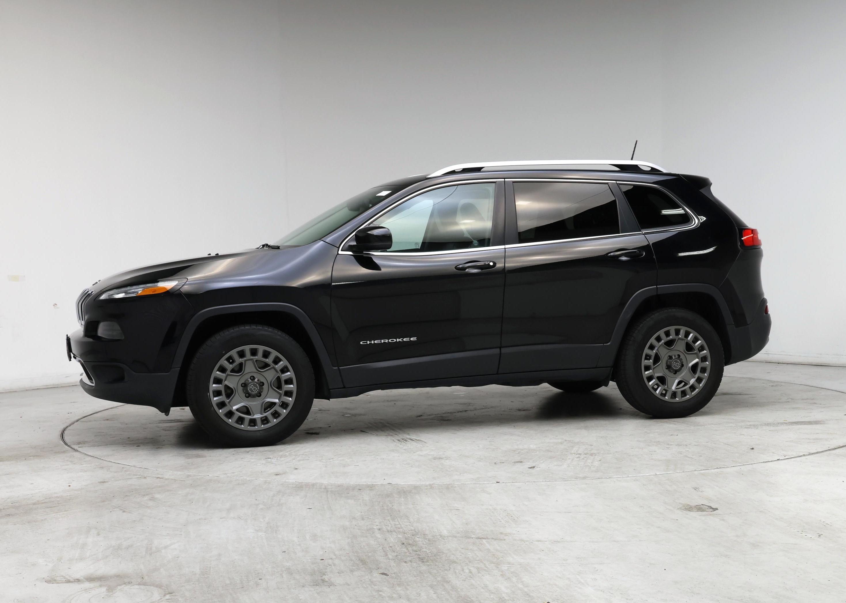 Thumbnail: 2017 Jeep Cherokee - 3