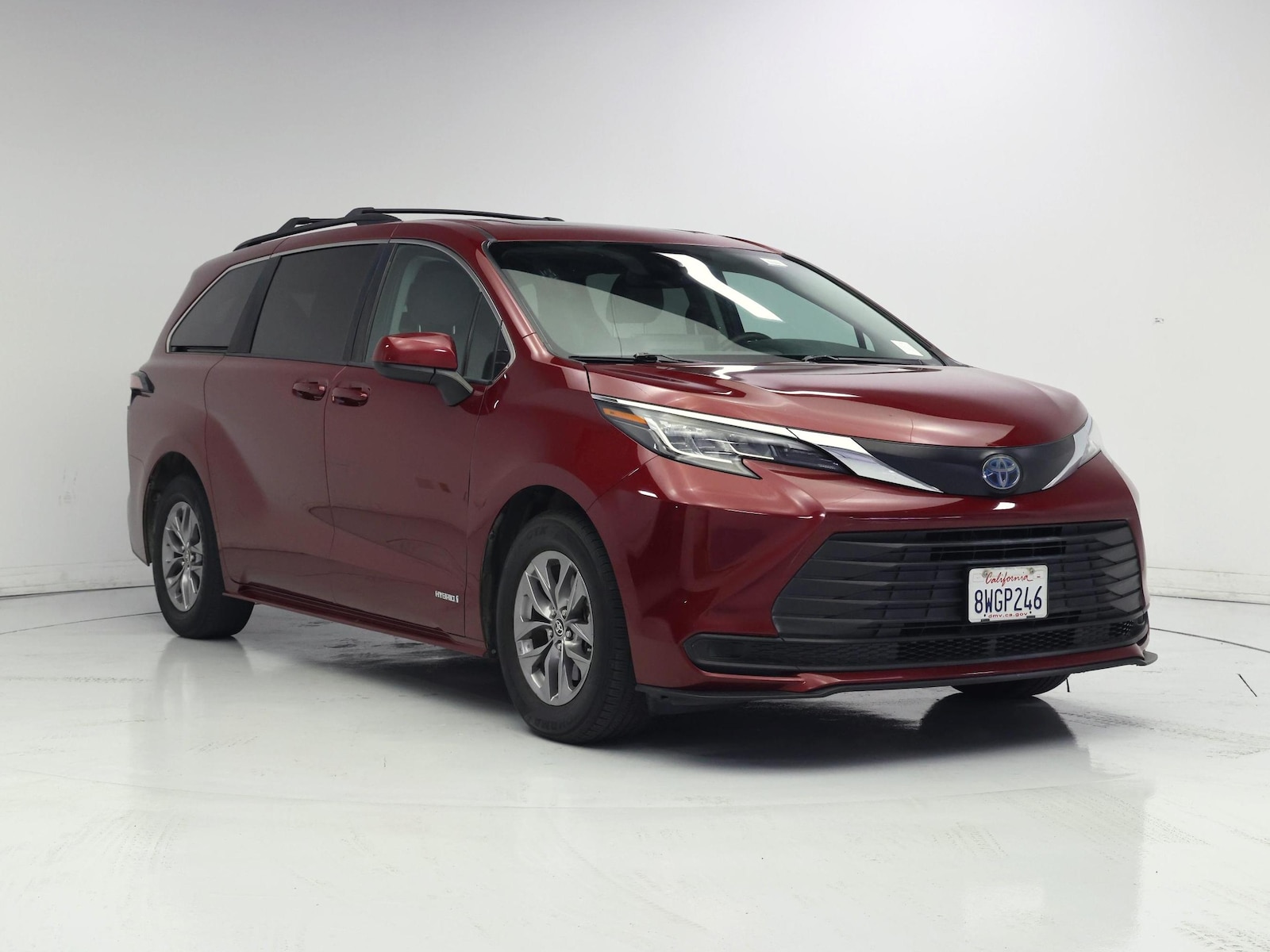 2021 Toyota Sienna LE - Photo 2