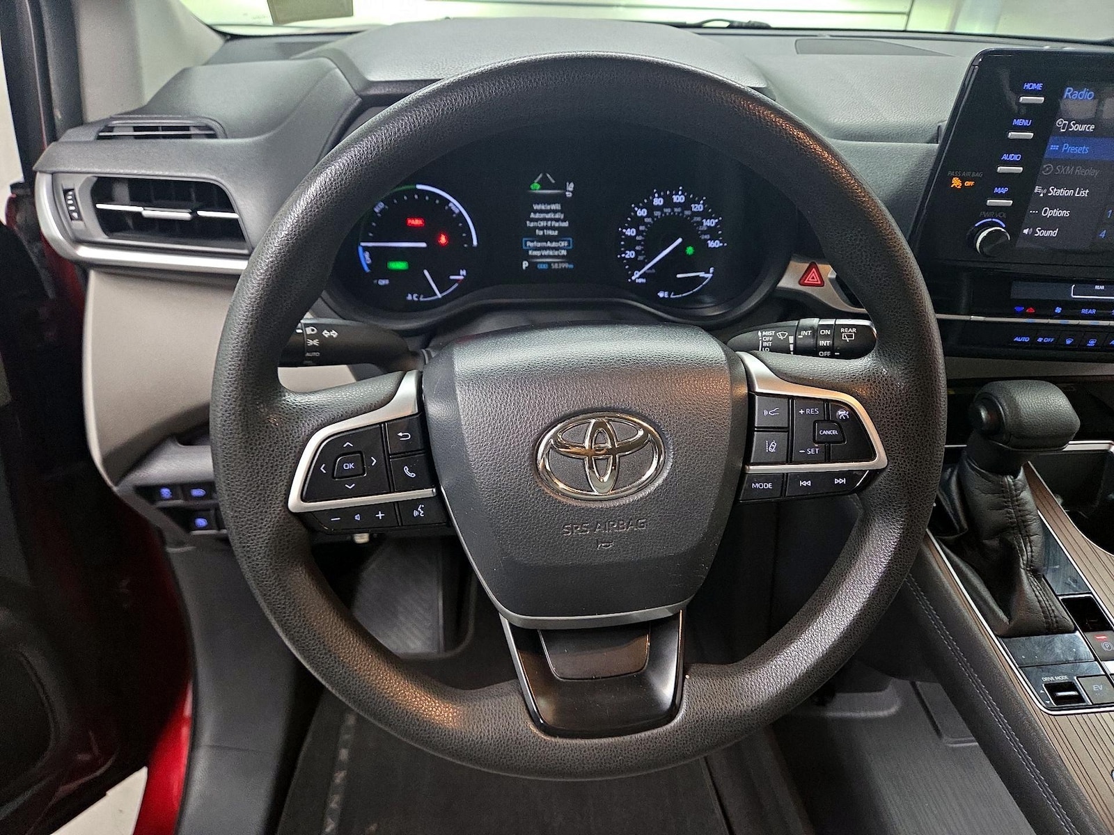 2021 Toyota Sienna LE - Photo 11