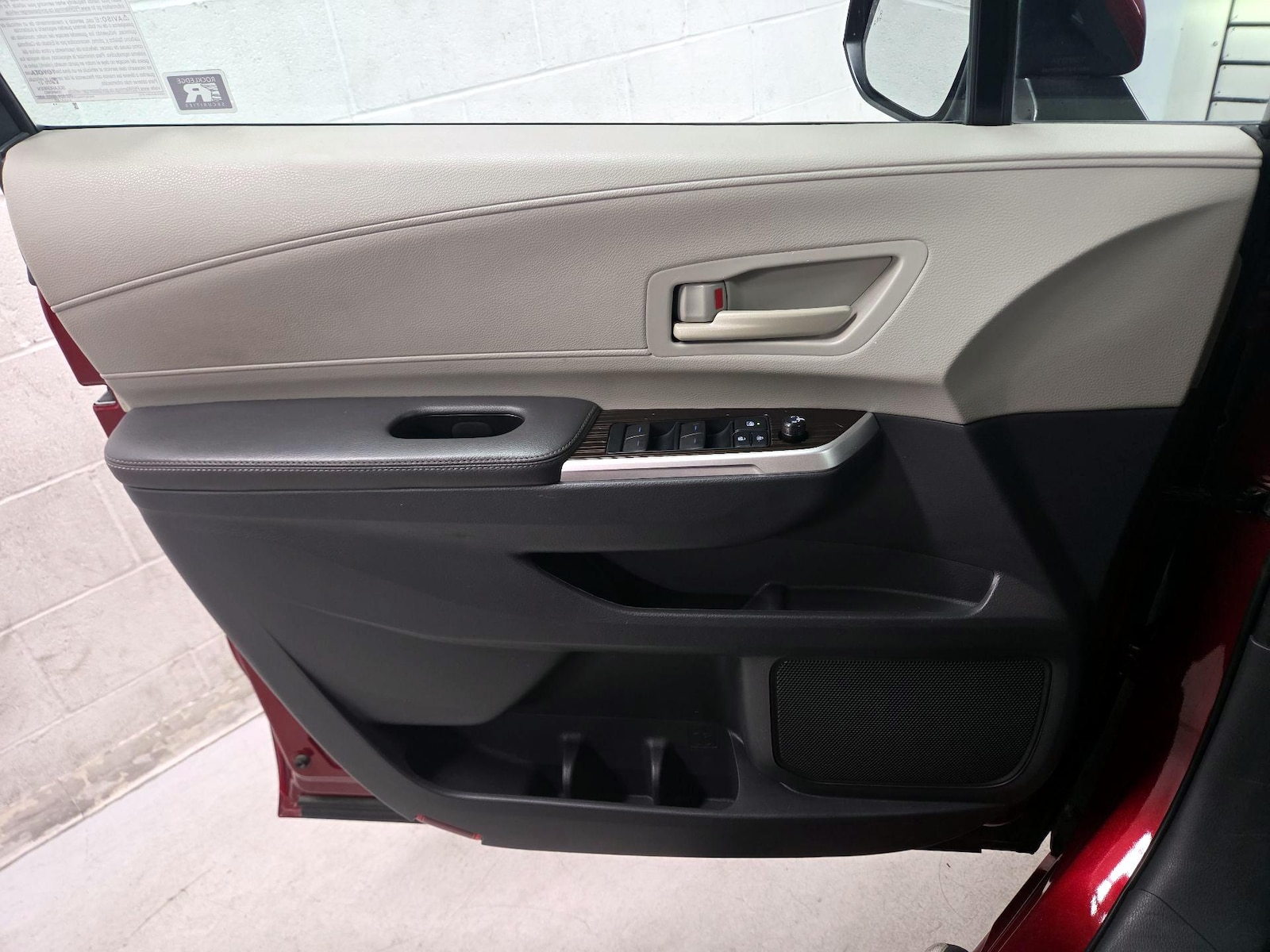 2021 Toyota Sienna LE - Photo 13
