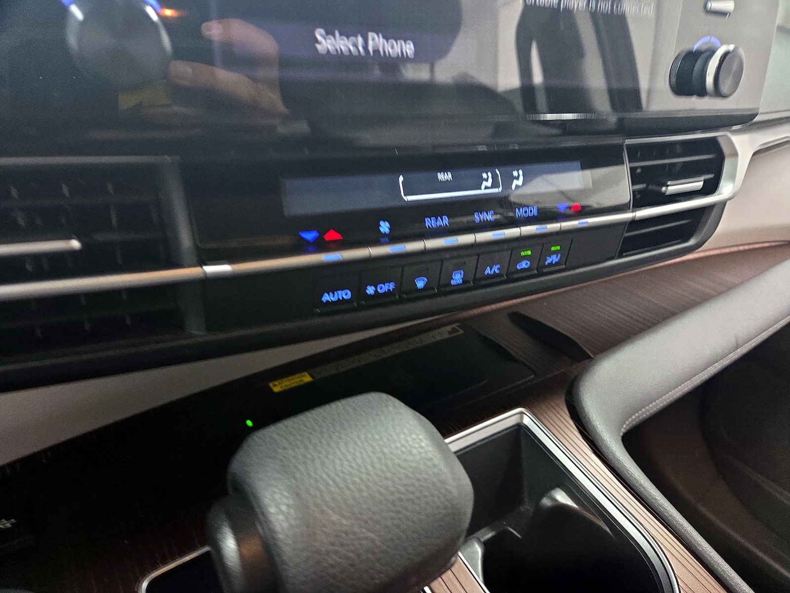 2021 Toyota Sienna LE - Photo 15