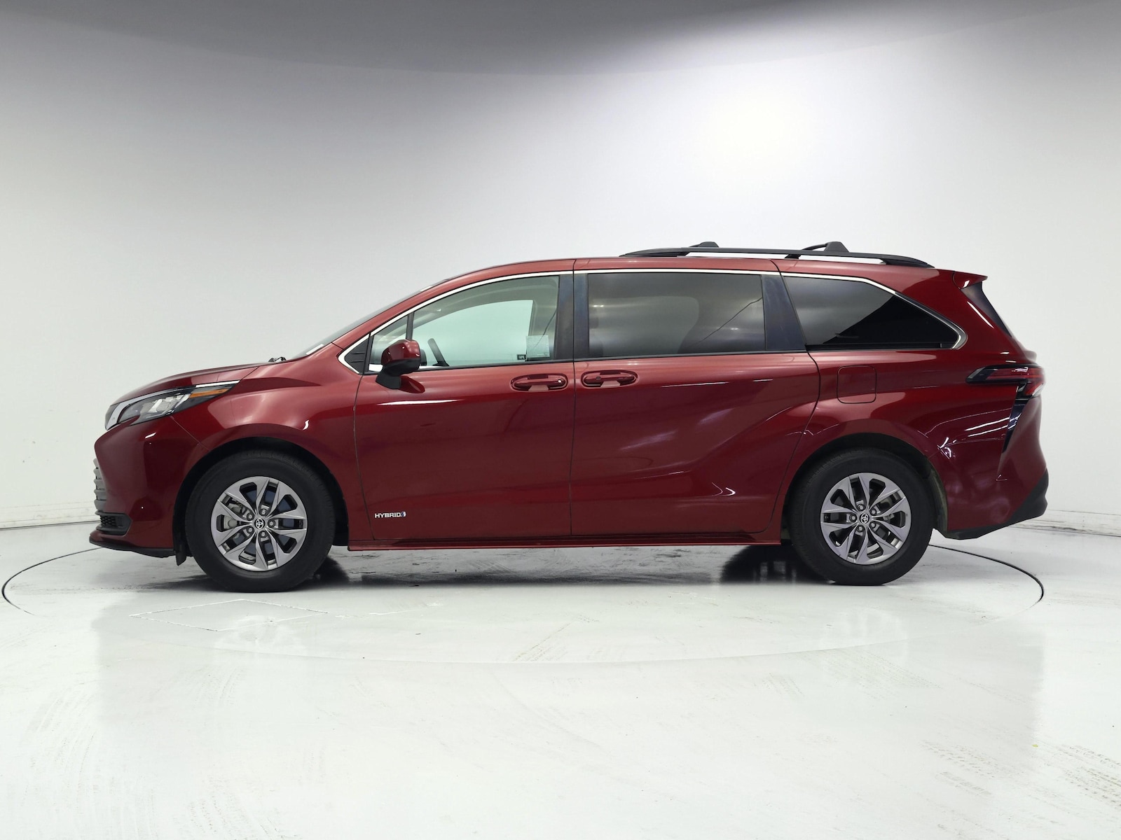 2021 Toyota Sienna LE - Photo 4