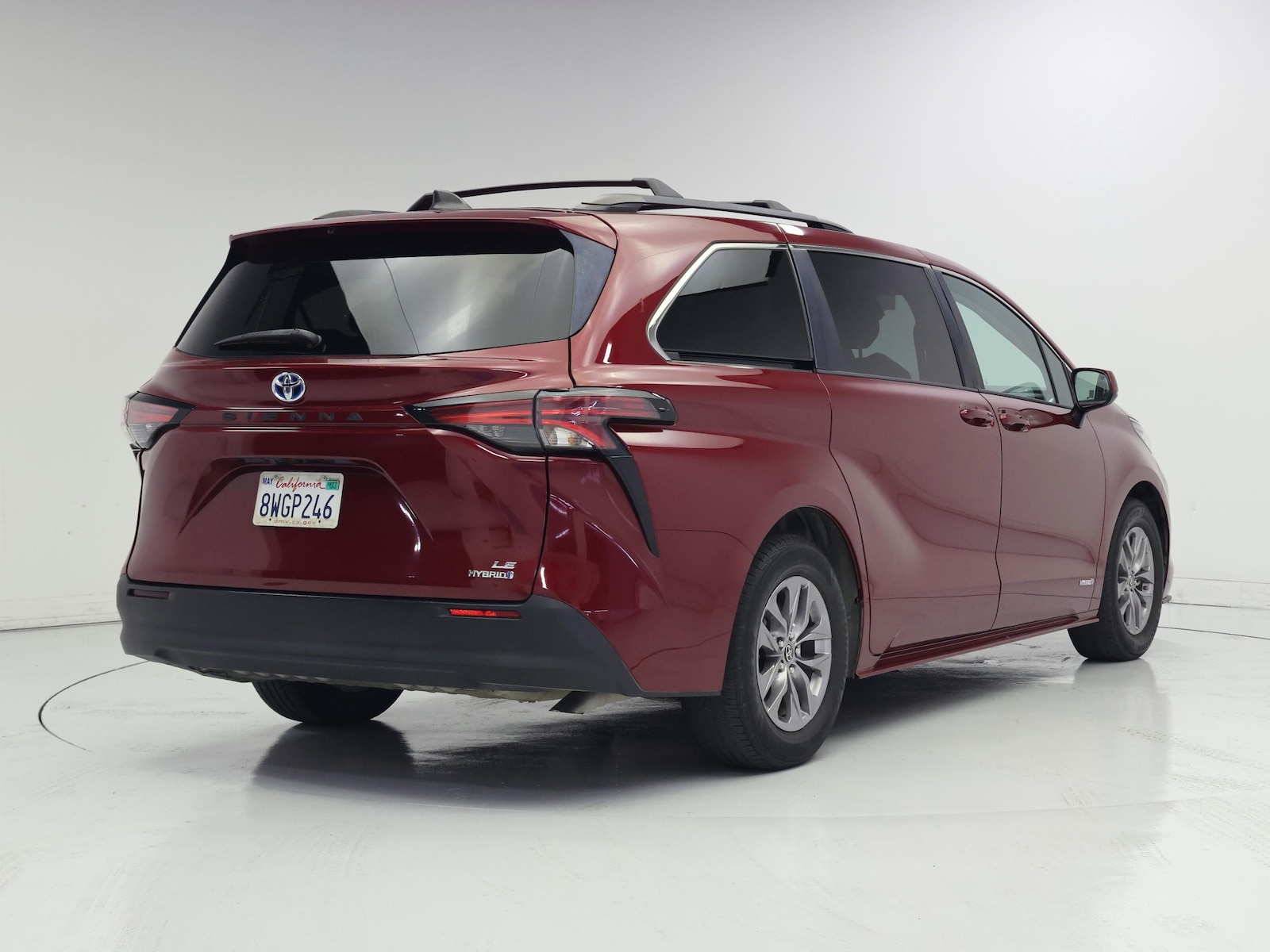2021 Toyota Sienna LE - Photo 9