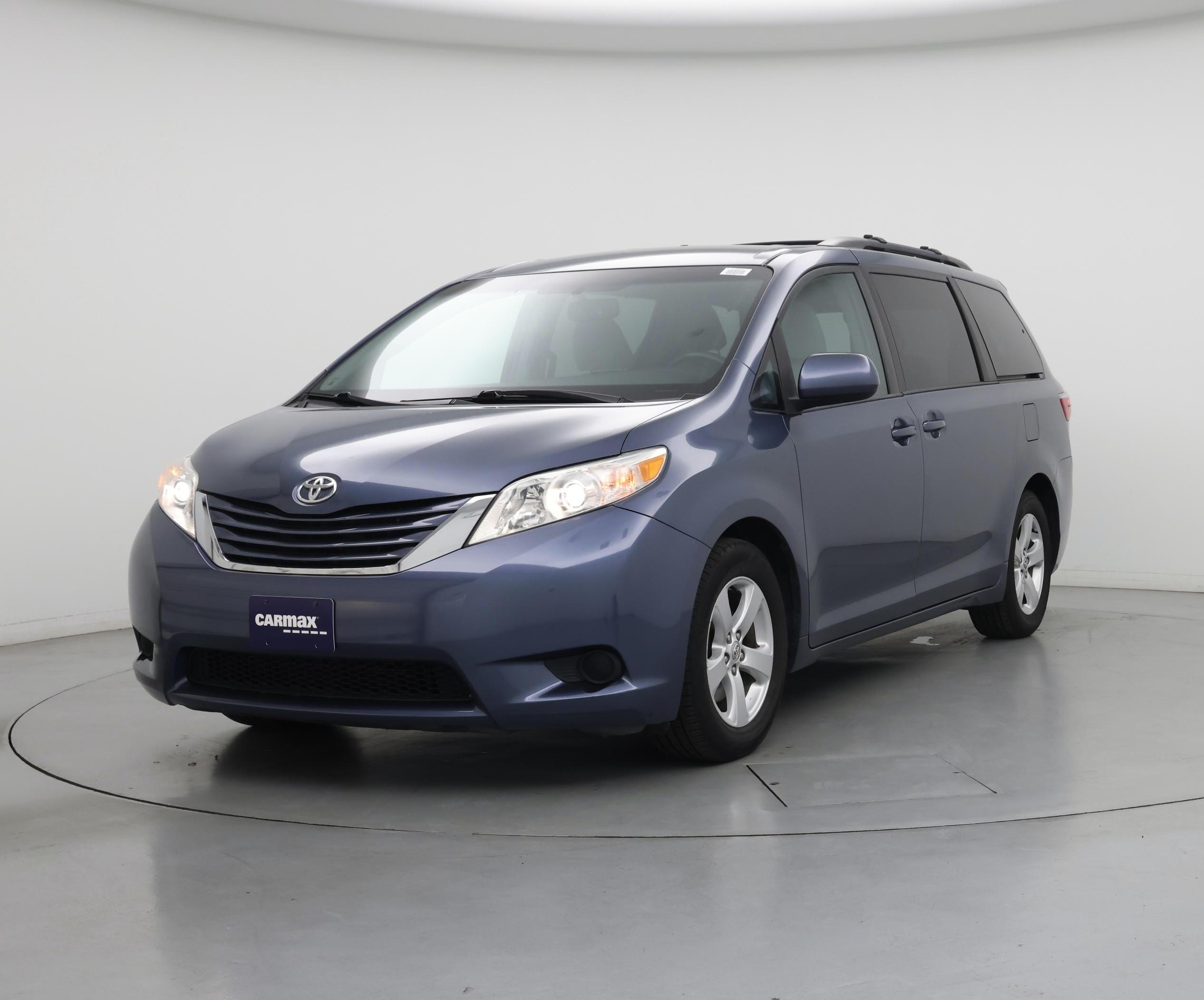 Thumbnail: 2016 Toyota Sienna - 4