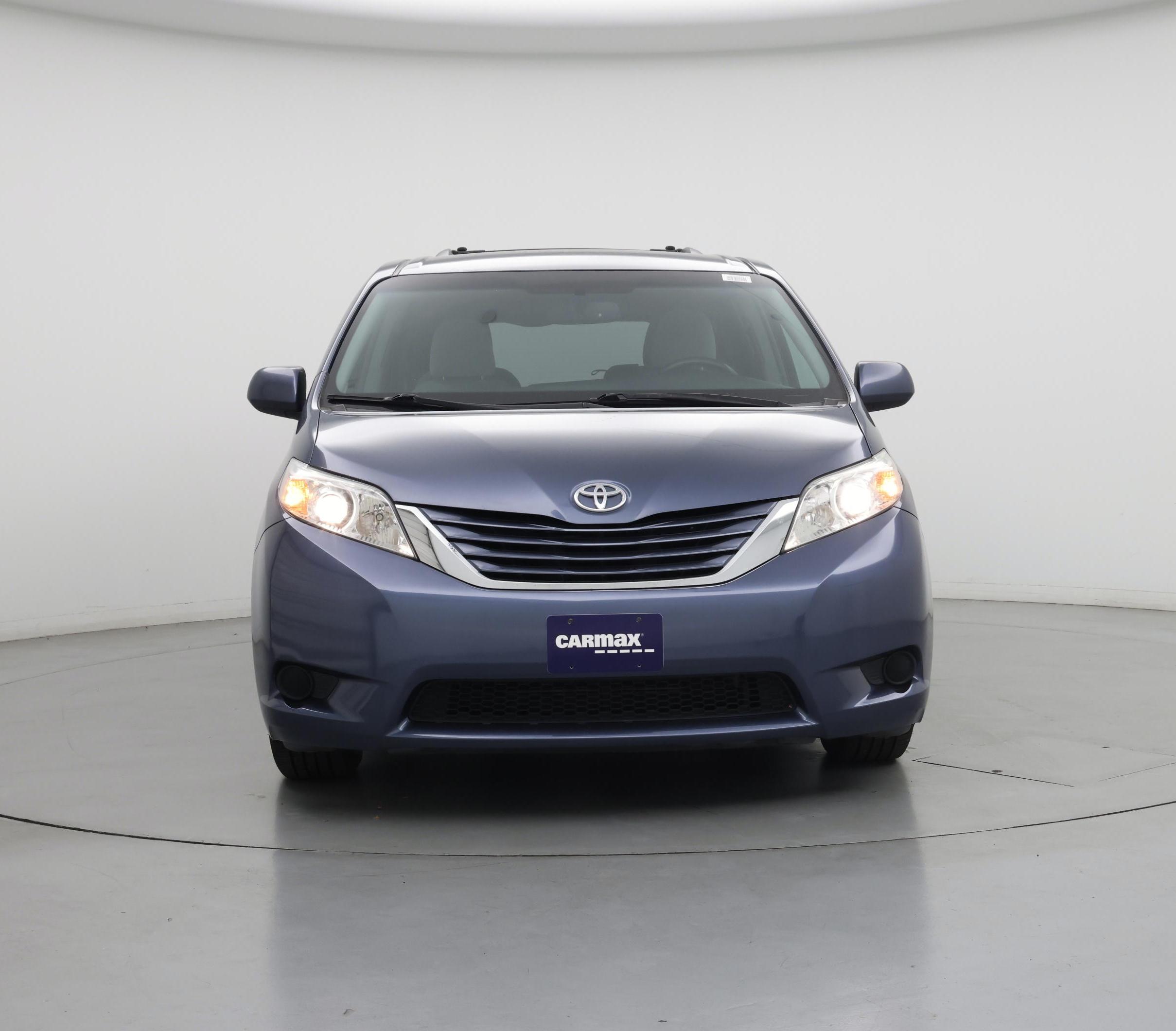 Thumbnail: 2016 Toyota Sienna - 5