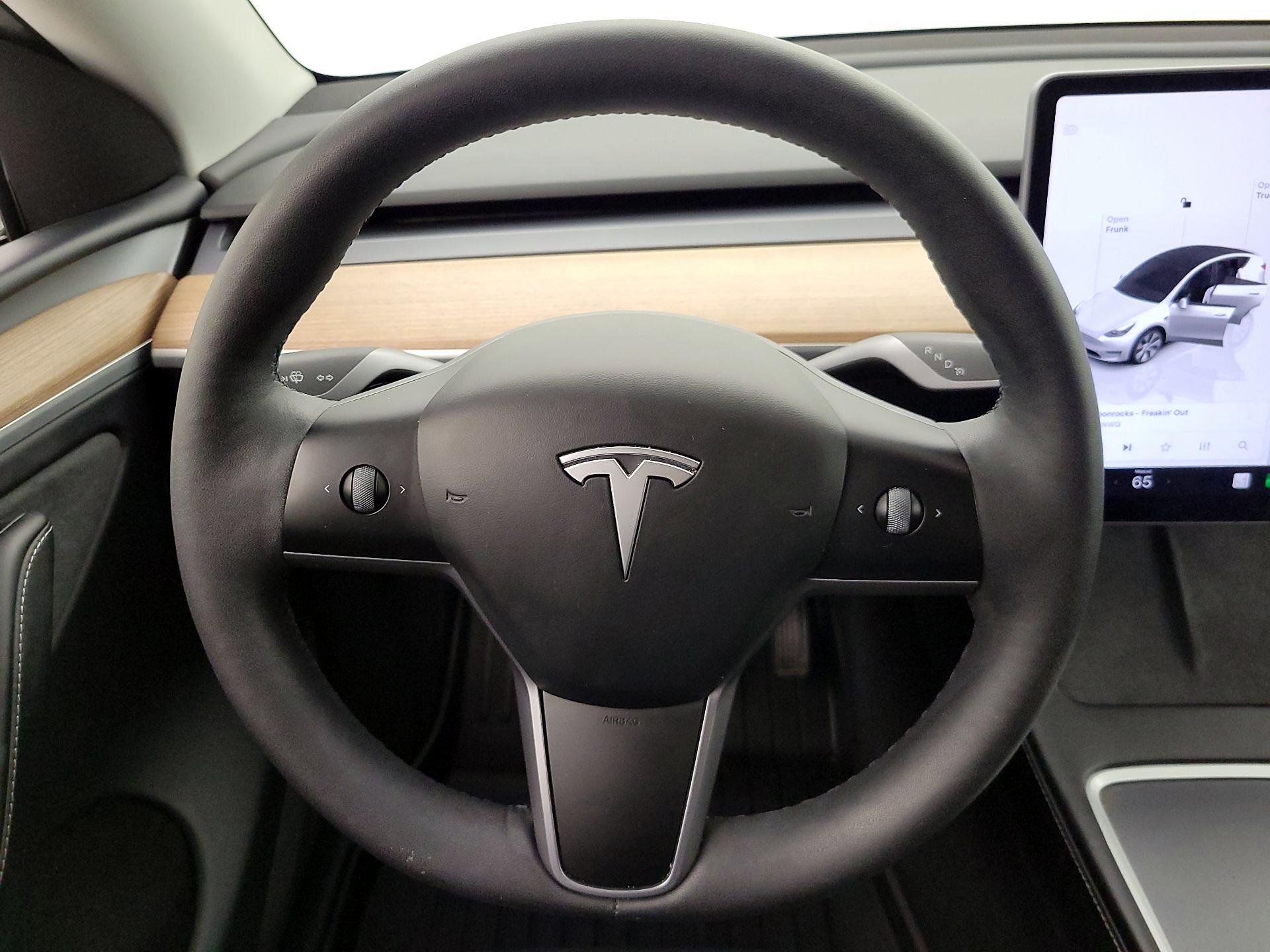 Thumbnail: 2023 Tesla Model Y - 10