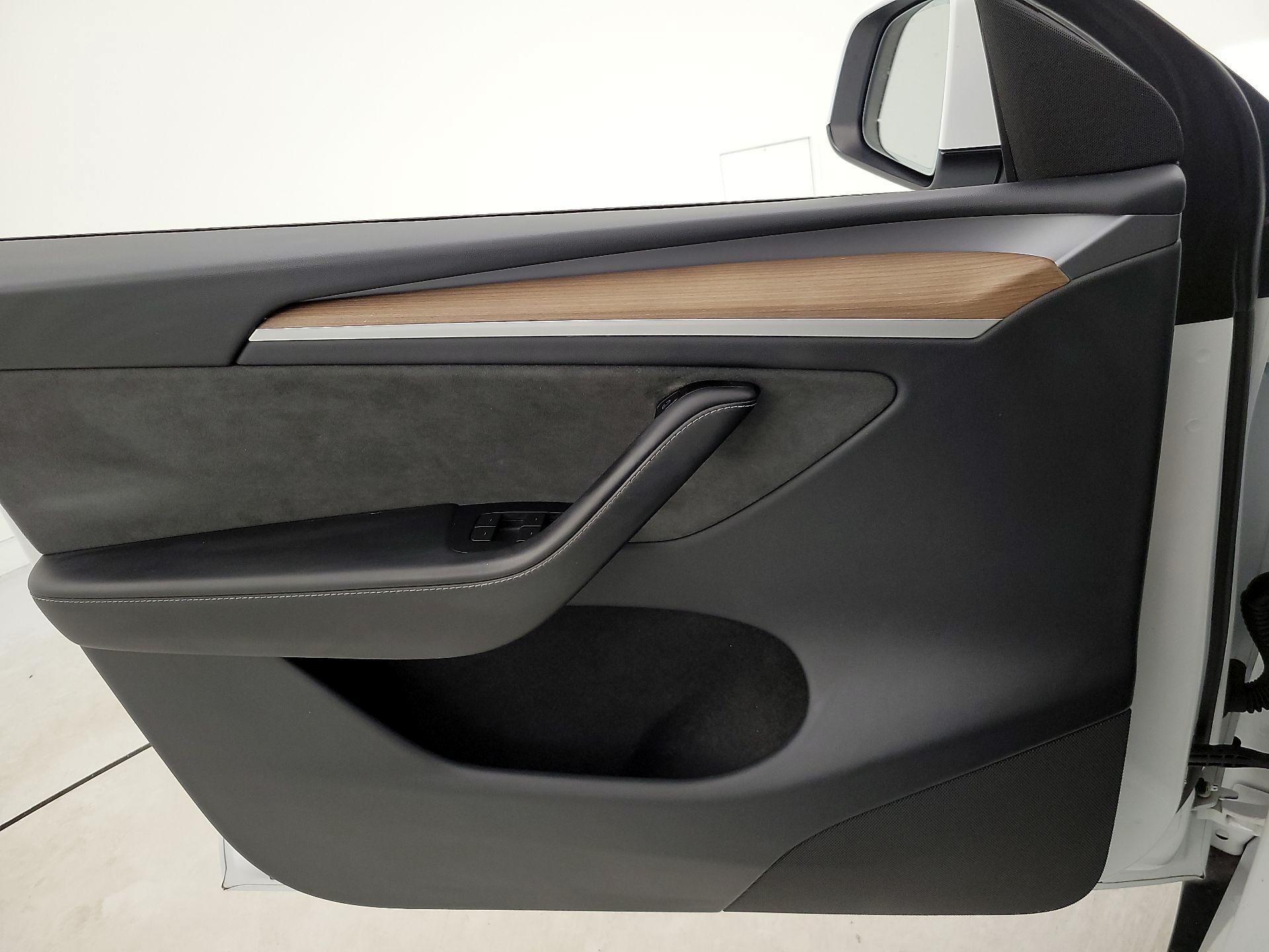 Thumbnail: 2023 Tesla Model Y - 12