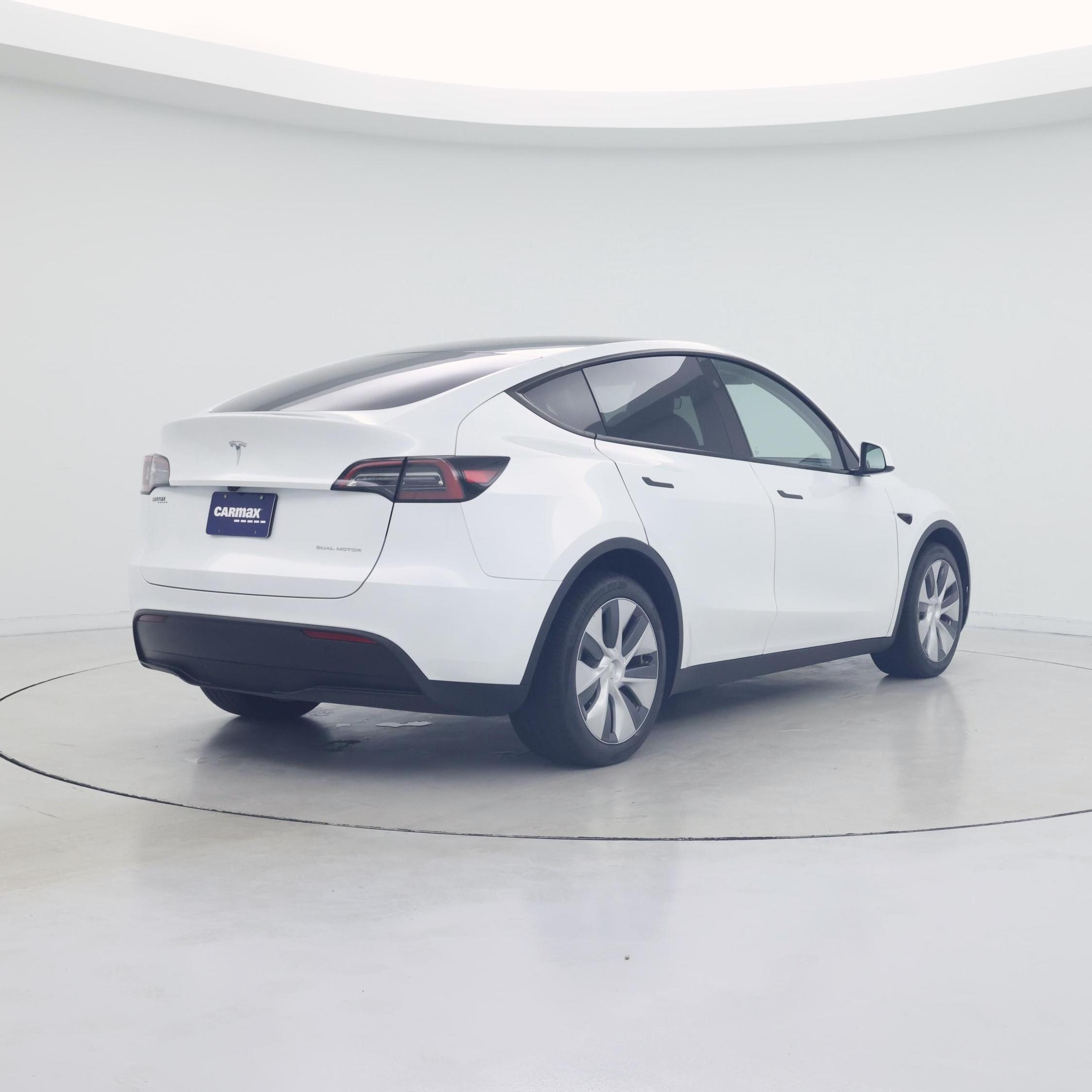 Thumbnail: 2023 Tesla Model Y - 8
