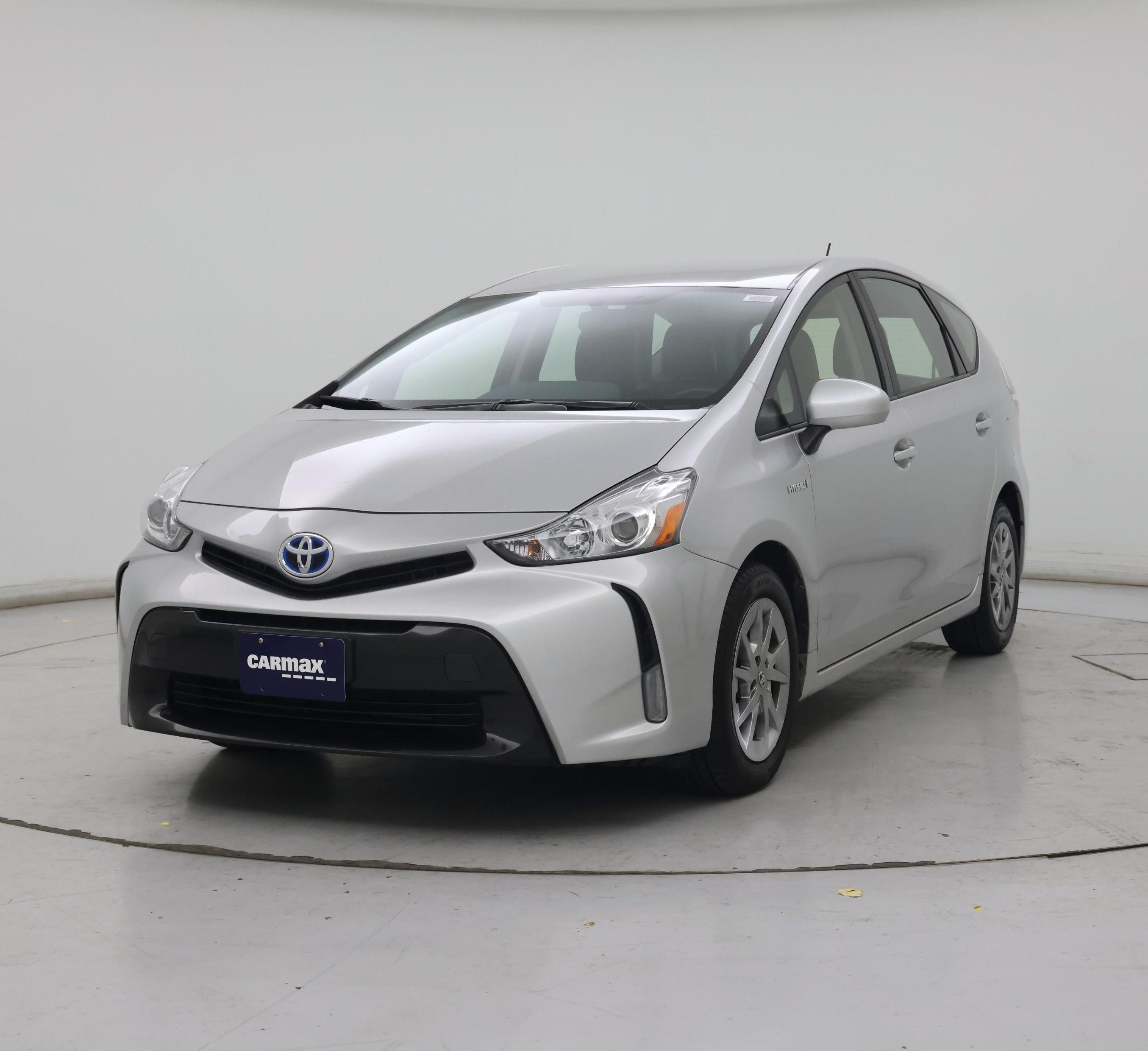 Thumbnail: 2017 Toyota Prius v - 4