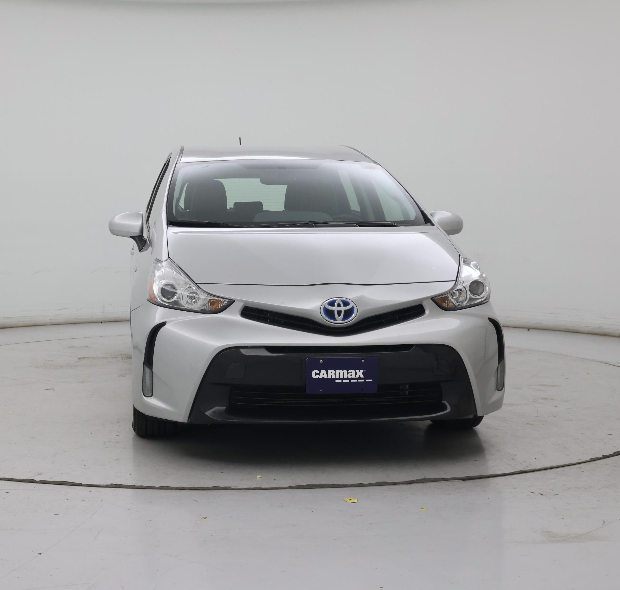 Thumbnail: 2017 Toyota Prius v - 5