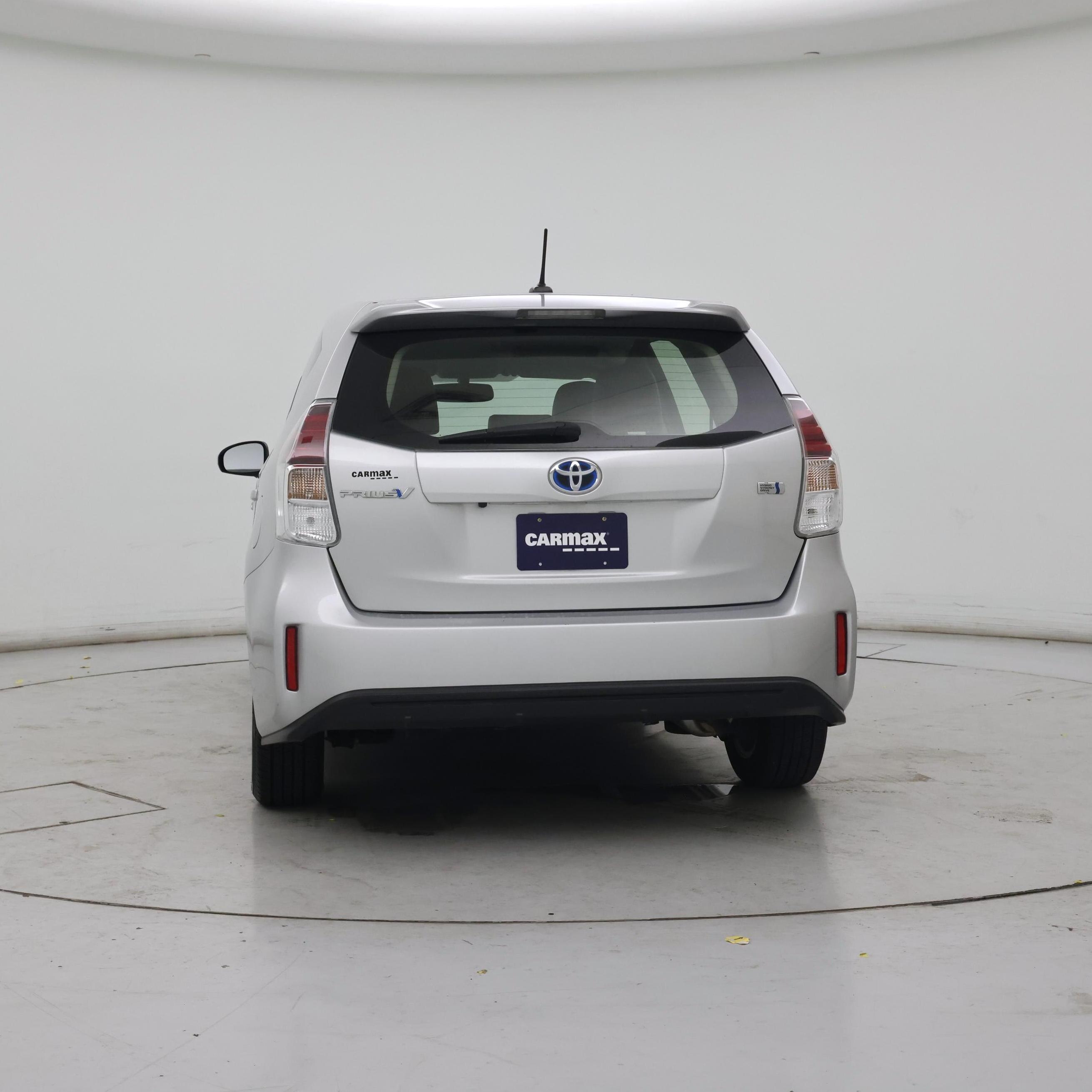 Thumbnail: 2017 Toyota Prius v - 6