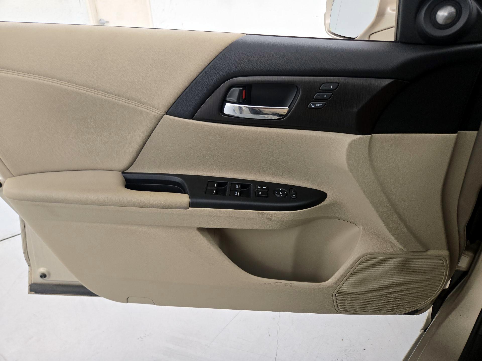 Thumbnail: 2014 Honda Accord - 12