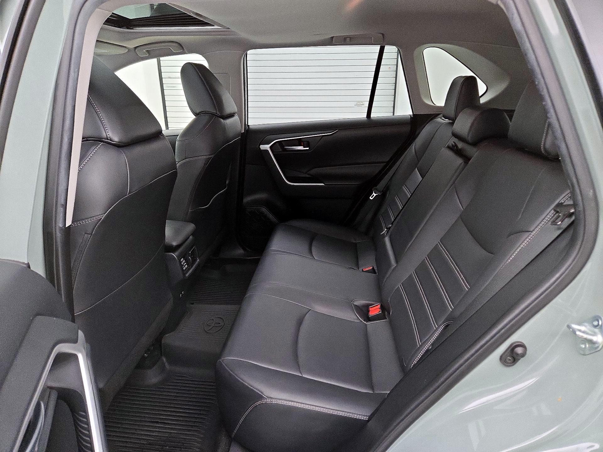 Thumbnail: 2020 Toyota RAV4 - 19