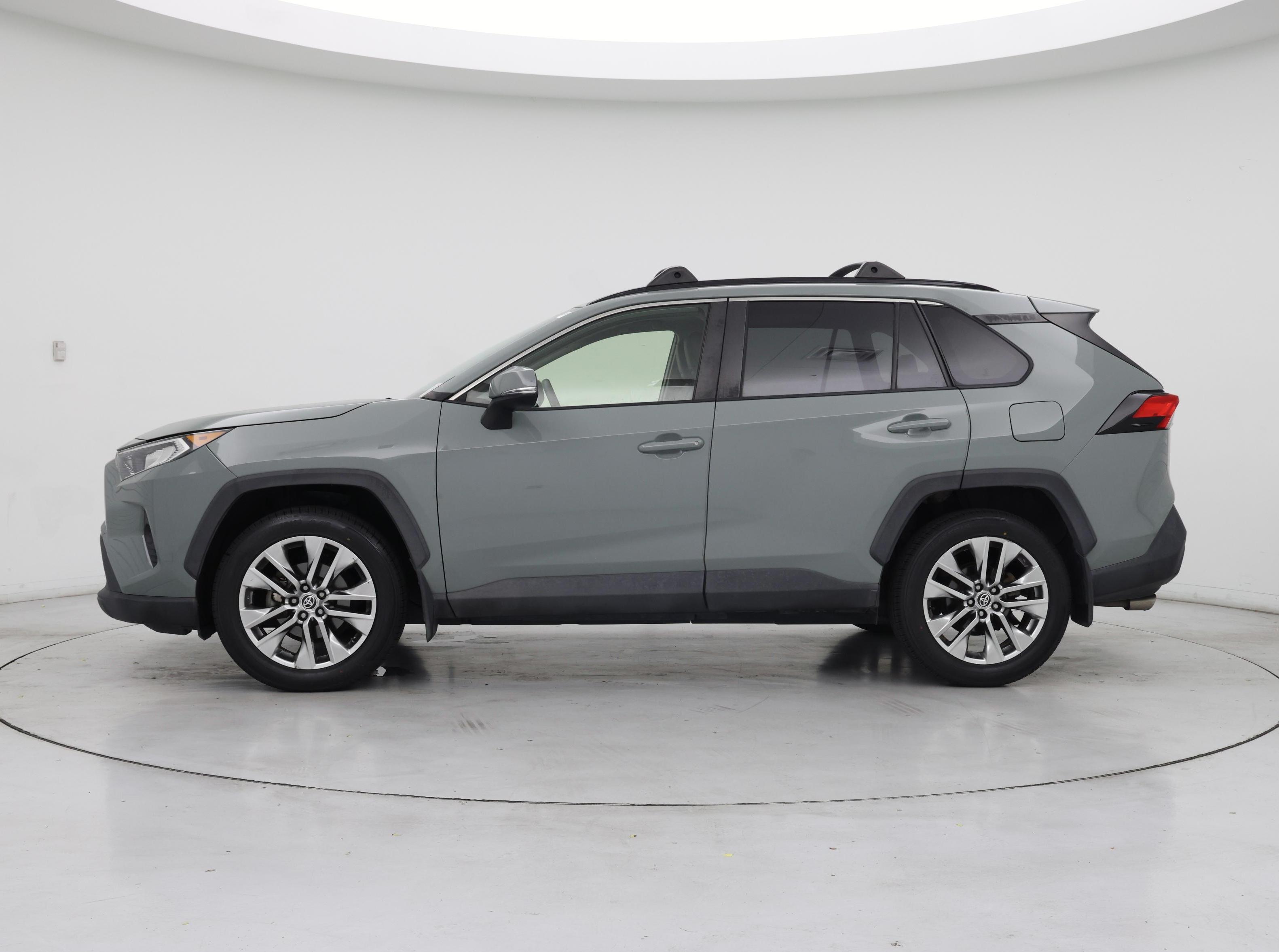 Thumbnail: 2020 Toyota RAV4 - 3