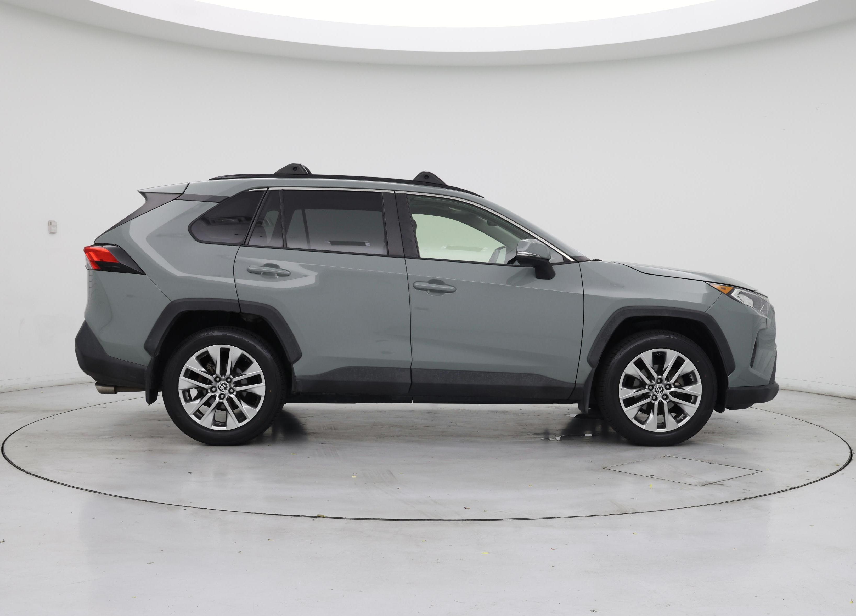 Thumbnail: 2020 Toyota RAV4 - 7