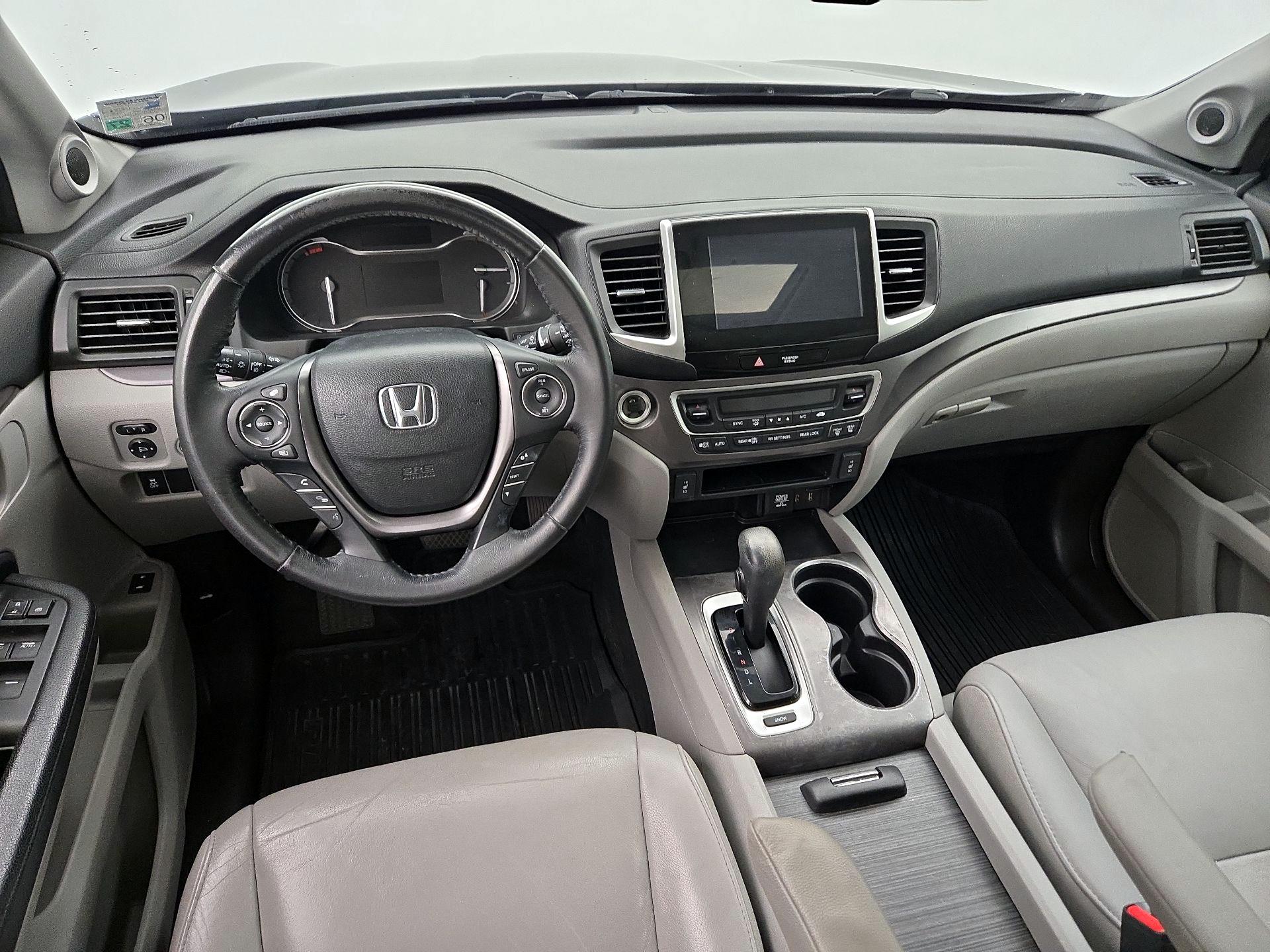 Thumbnail: 2018 Honda Pilot - 9