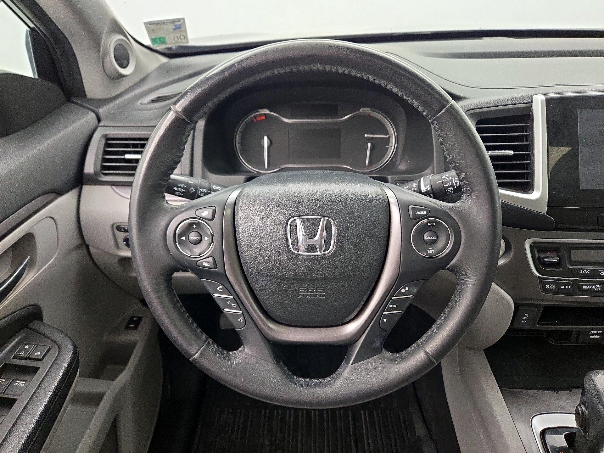 Thumbnail: 2018 Honda Pilot - 10