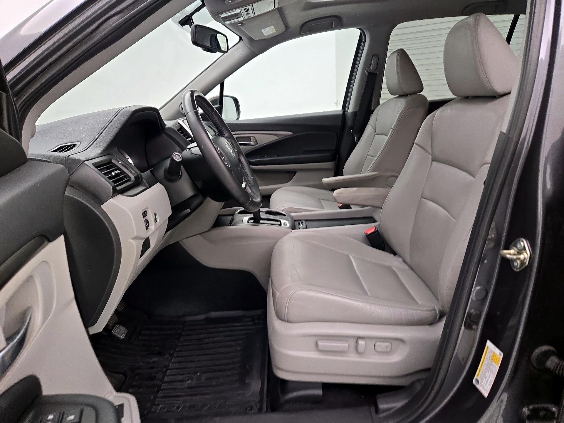 Thumbnail: 2018 Honda Pilot - 11