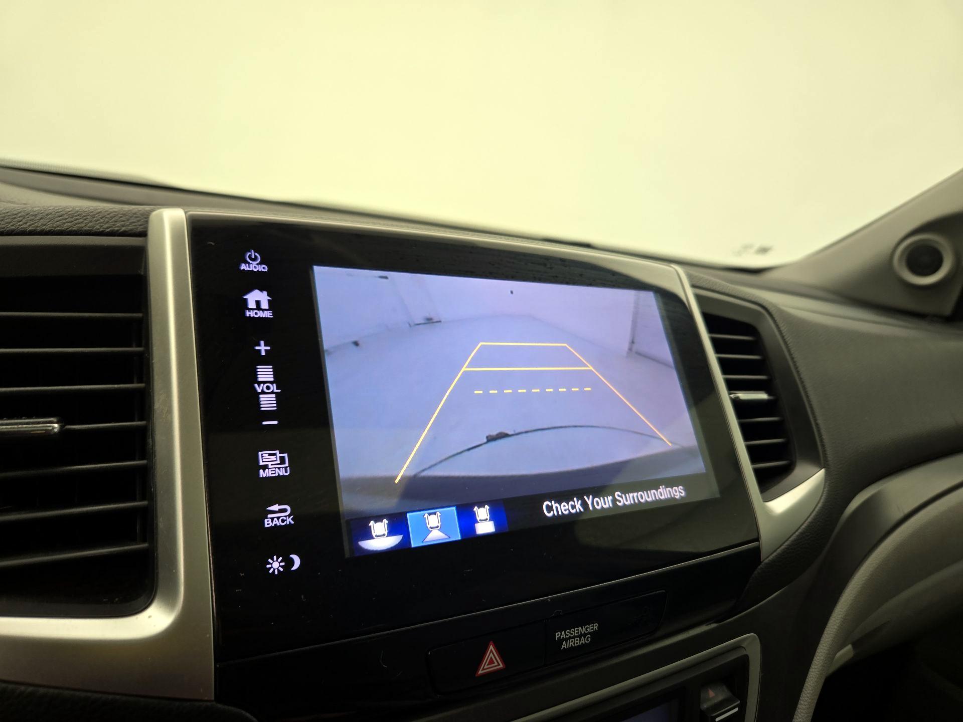 Thumbnail: 2018 Honda Pilot - 14