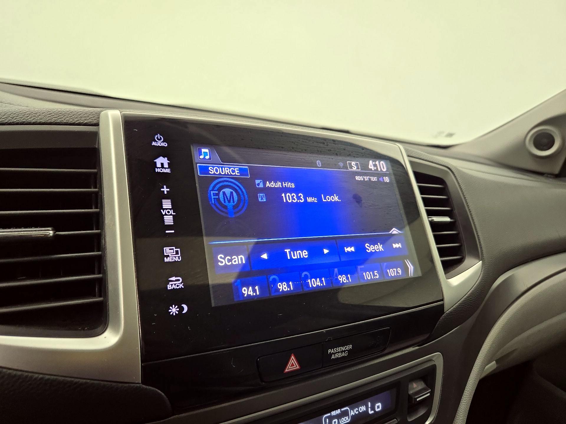 Thumbnail: 2018 Honda Pilot - 15