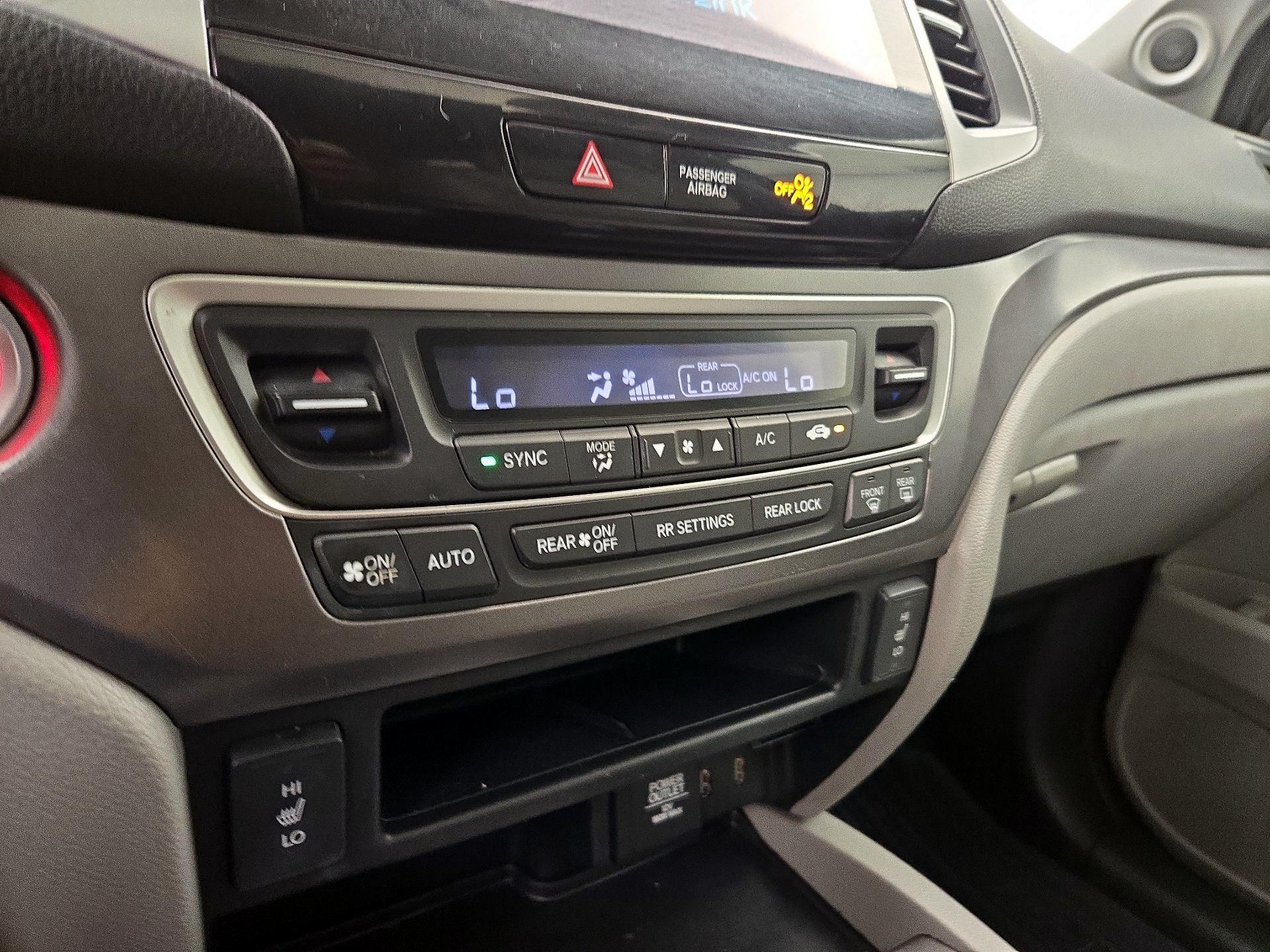 Thumbnail: 2018 Honda Pilot - 16
