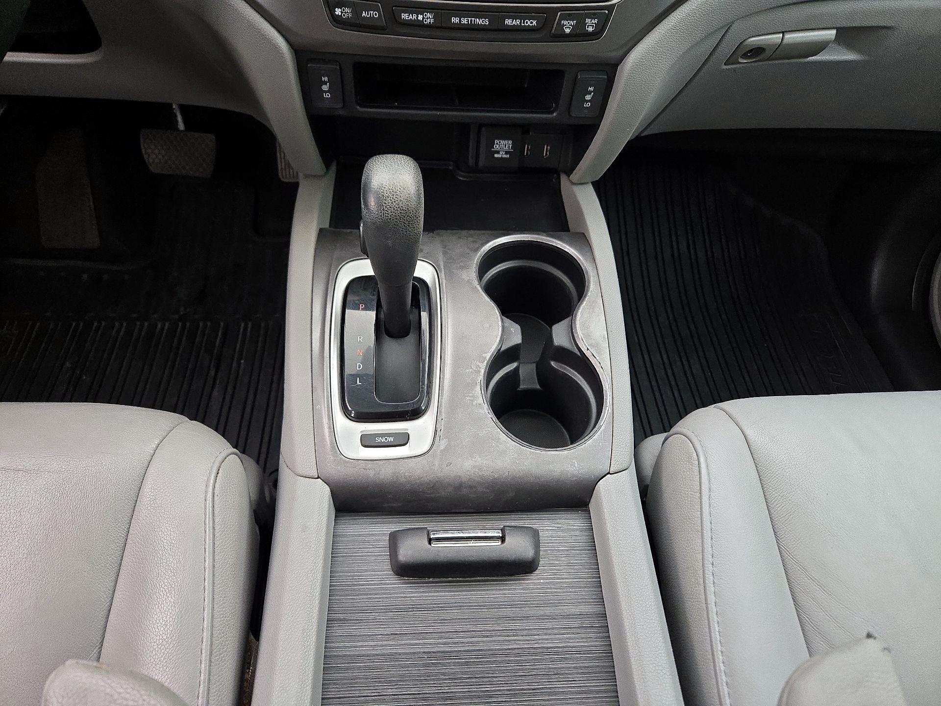 Thumbnail: 2018 Honda Pilot - 17