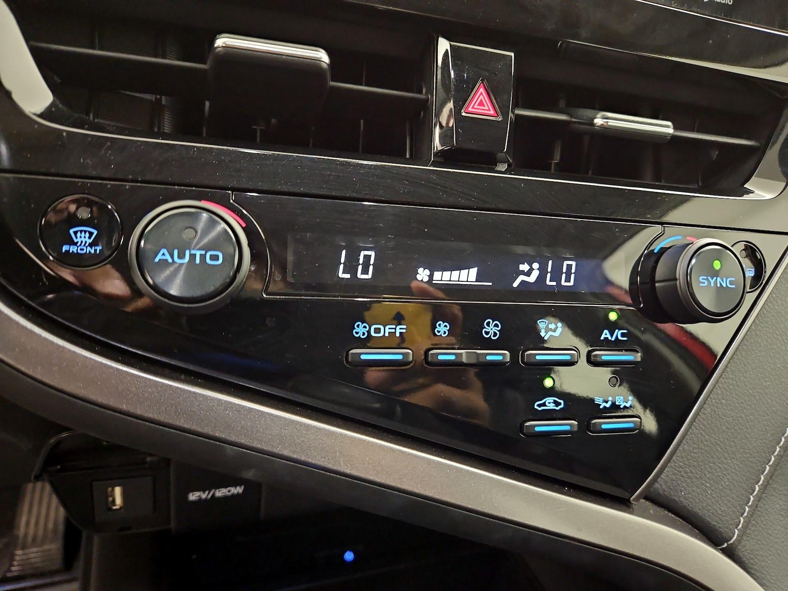 2021 Toyota Camry XSE - Photo 8