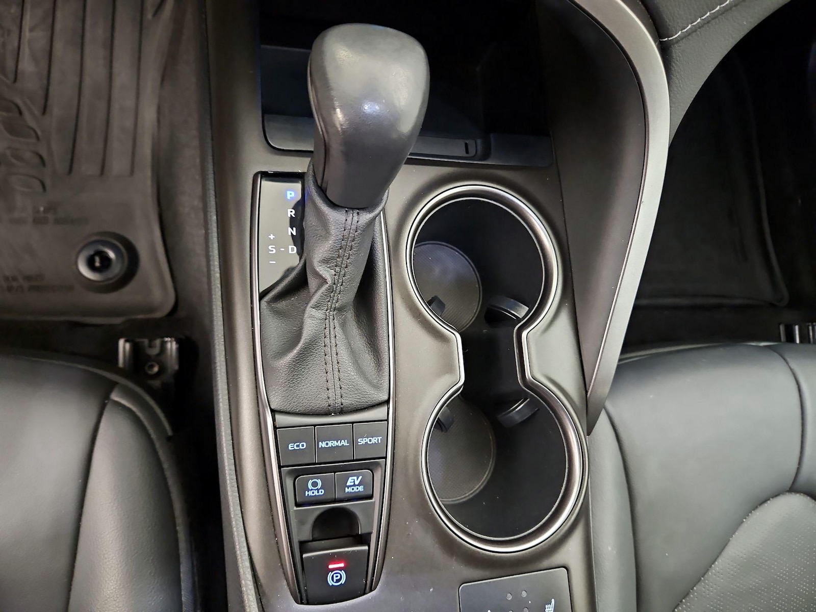 2021 Toyota Camry XSE - Photo 9