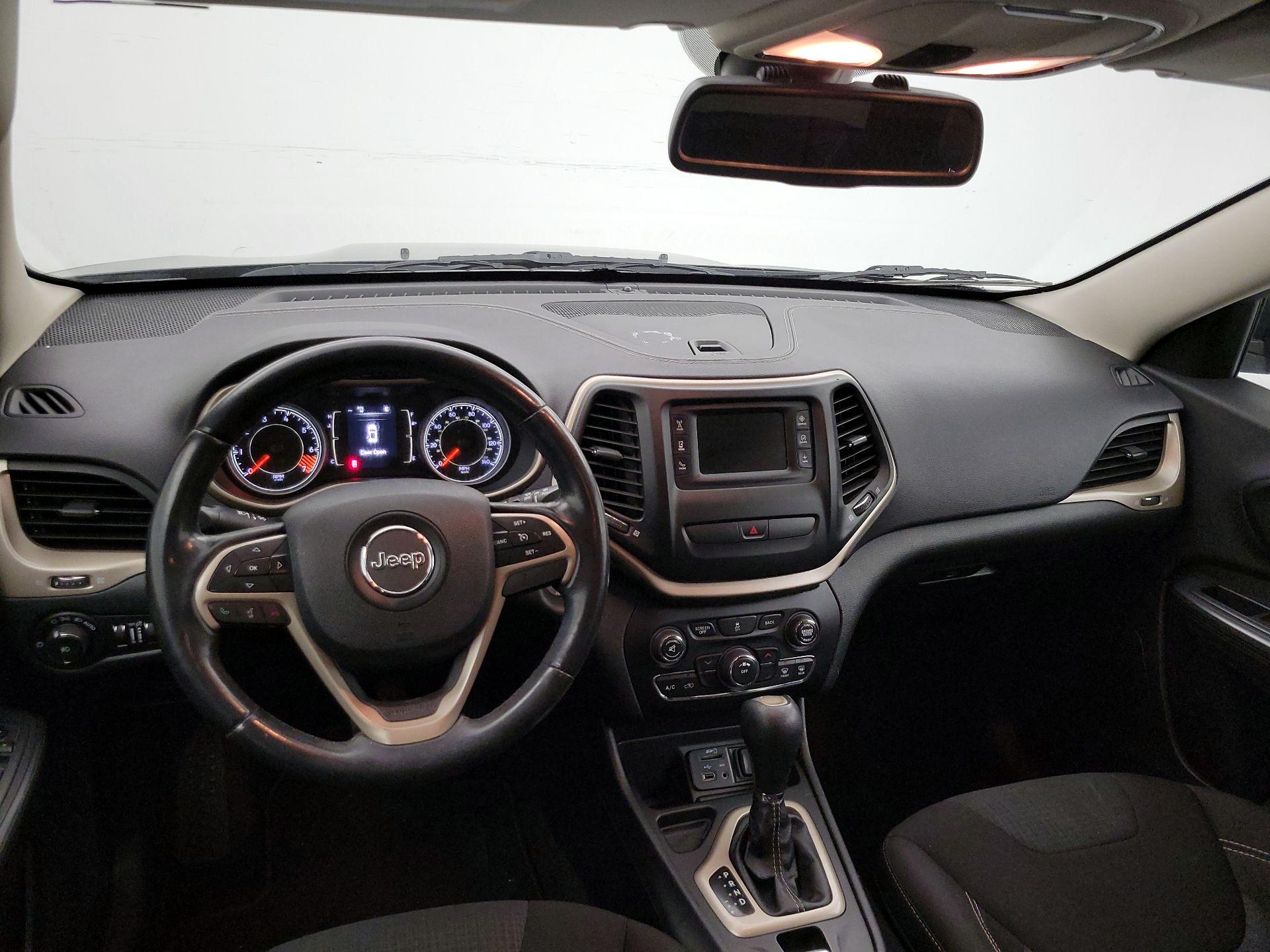 Thumbnail: 2015 Jeep Cherokee - 9