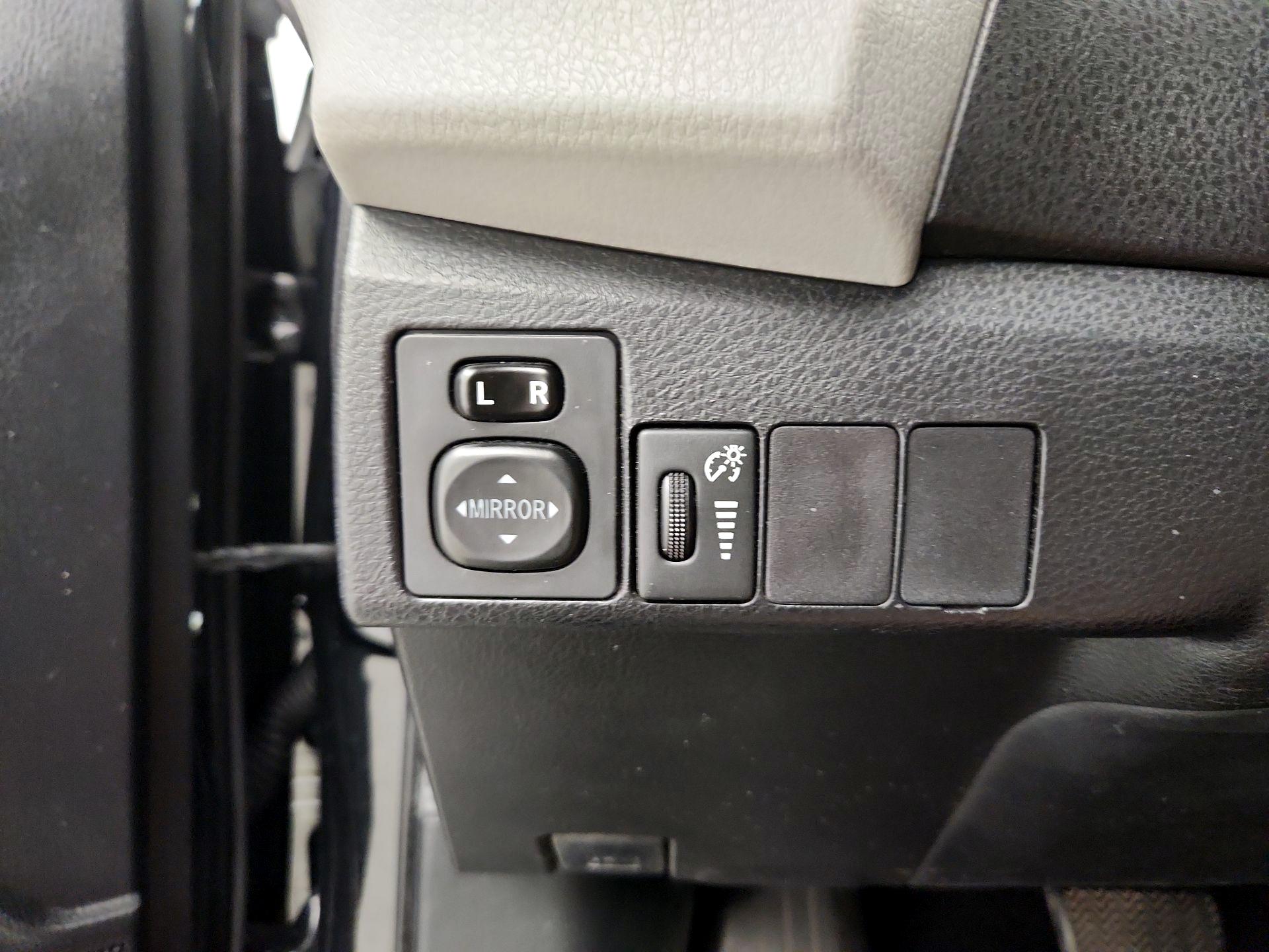 Thumbnail: 2015 Toyota Corolla - 13