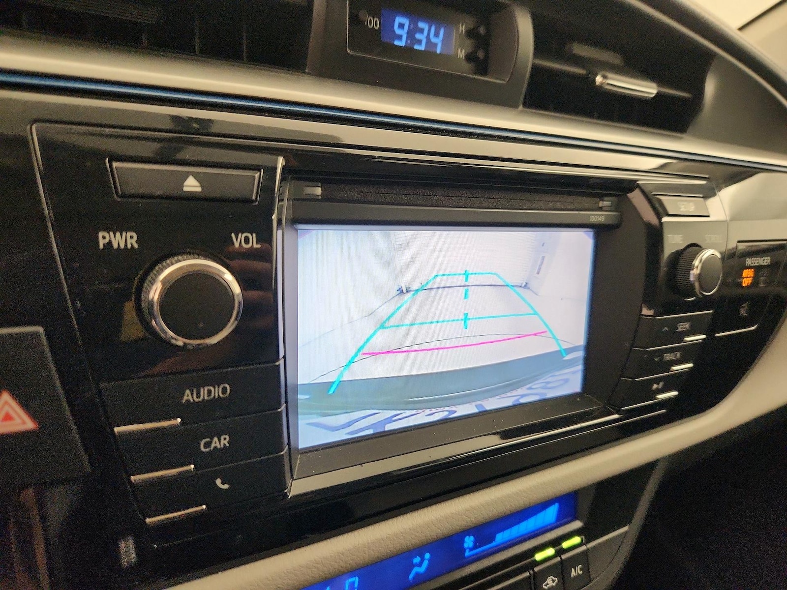 2015 Toyota Corolla LE - Photo 15