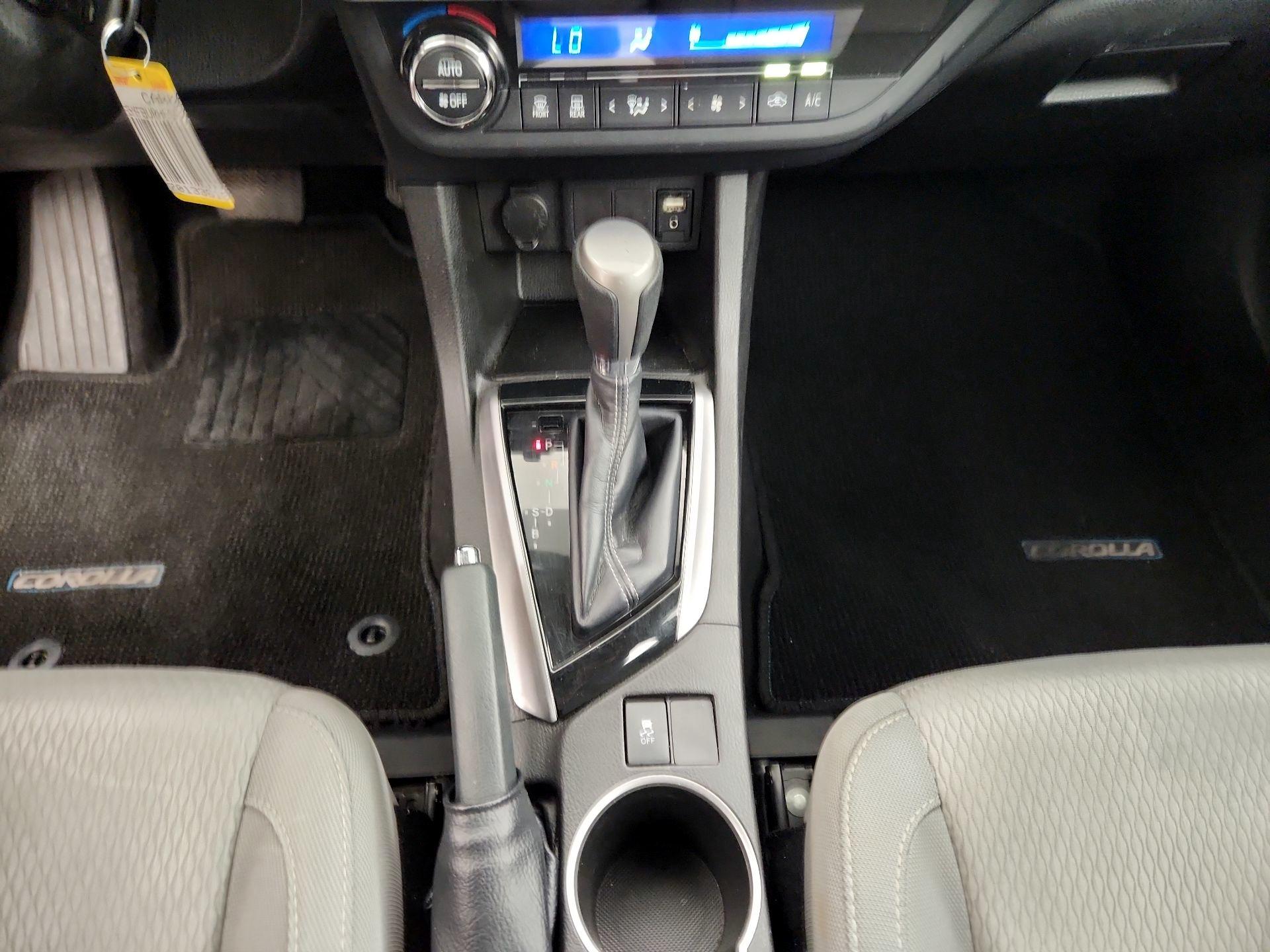 Thumbnail: 2015 Toyota Corolla - 17