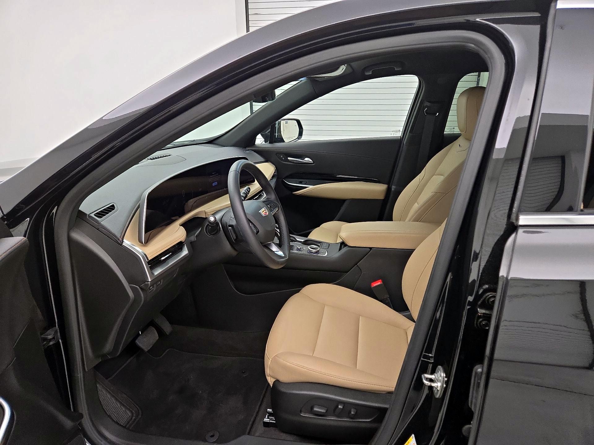 Thumbnail: 2024 Cadillac XT4 - 11