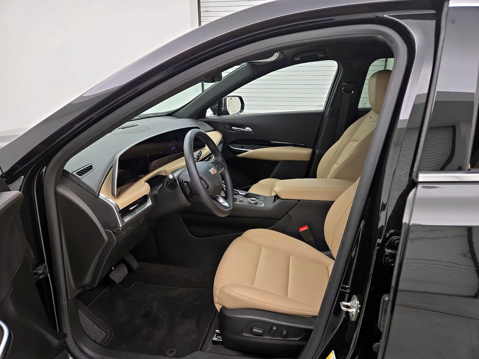 2024 Cadillac XT4 Luxury - Photo 12