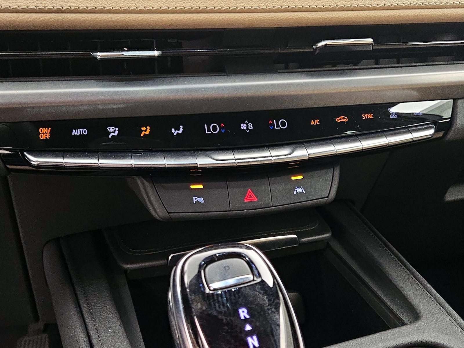 2024 Cadillac XT4 Luxury - Photo 17