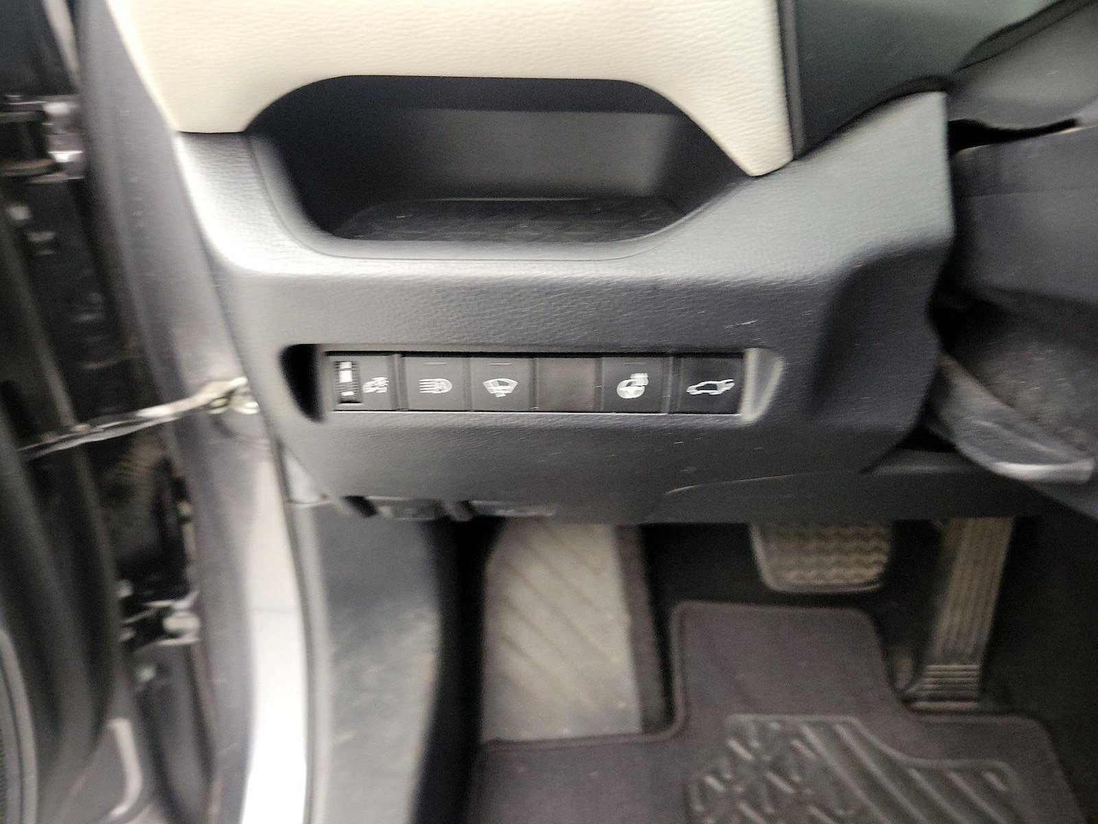 2019 Toyota RAV4 XLE Premium - Photo 14