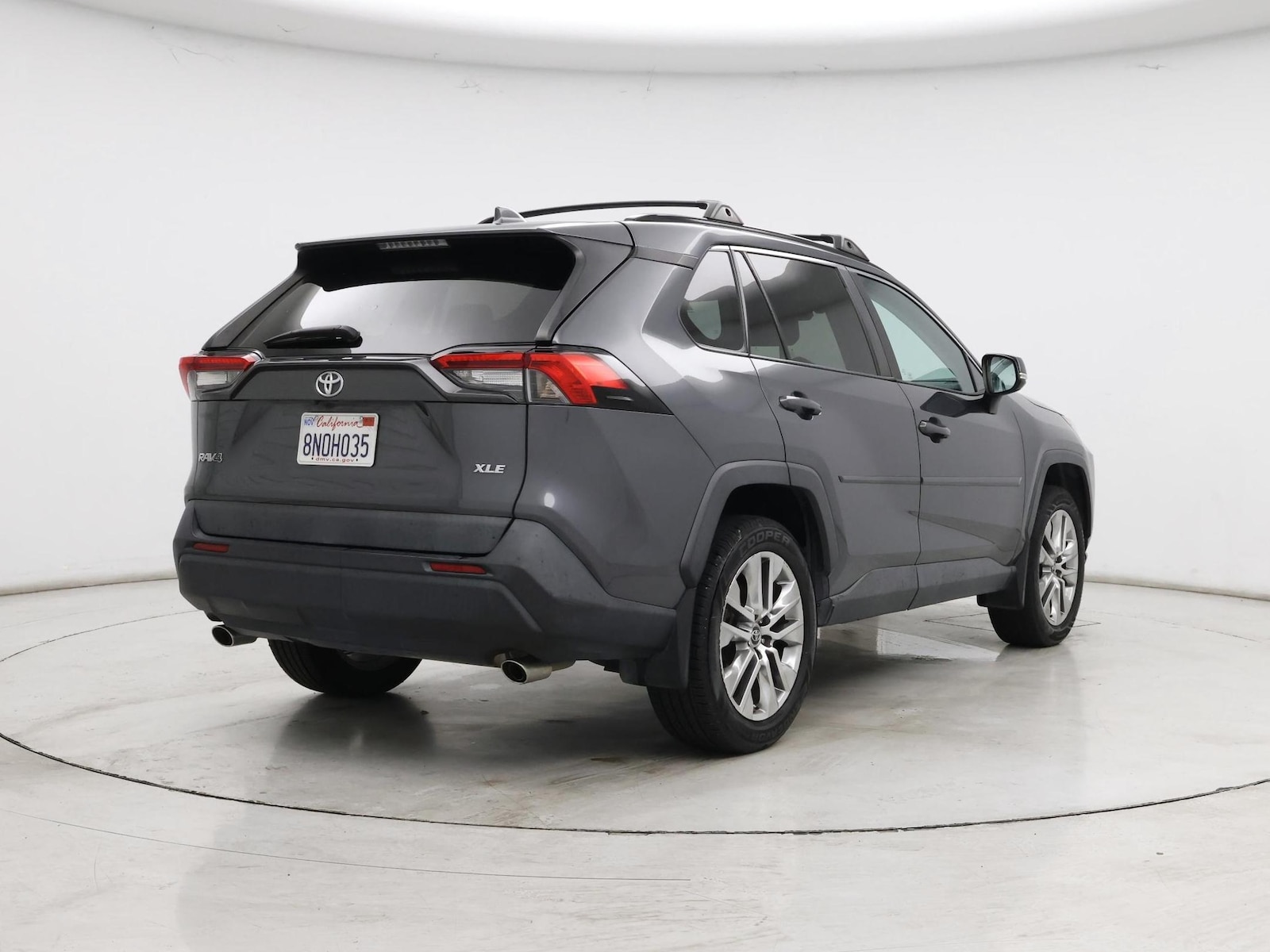 2019 Toyota RAV4 XLE Premium - Photo 9