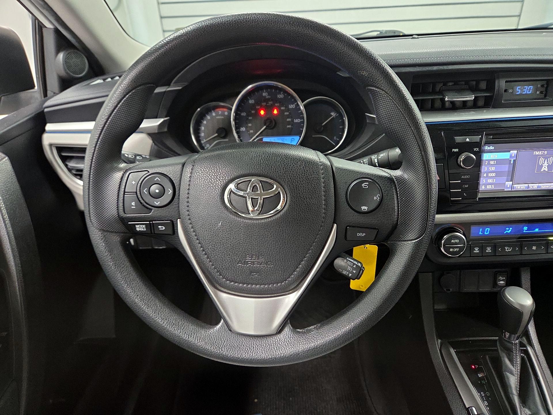 Thumbnail: 2015 Toyota Corolla - 10