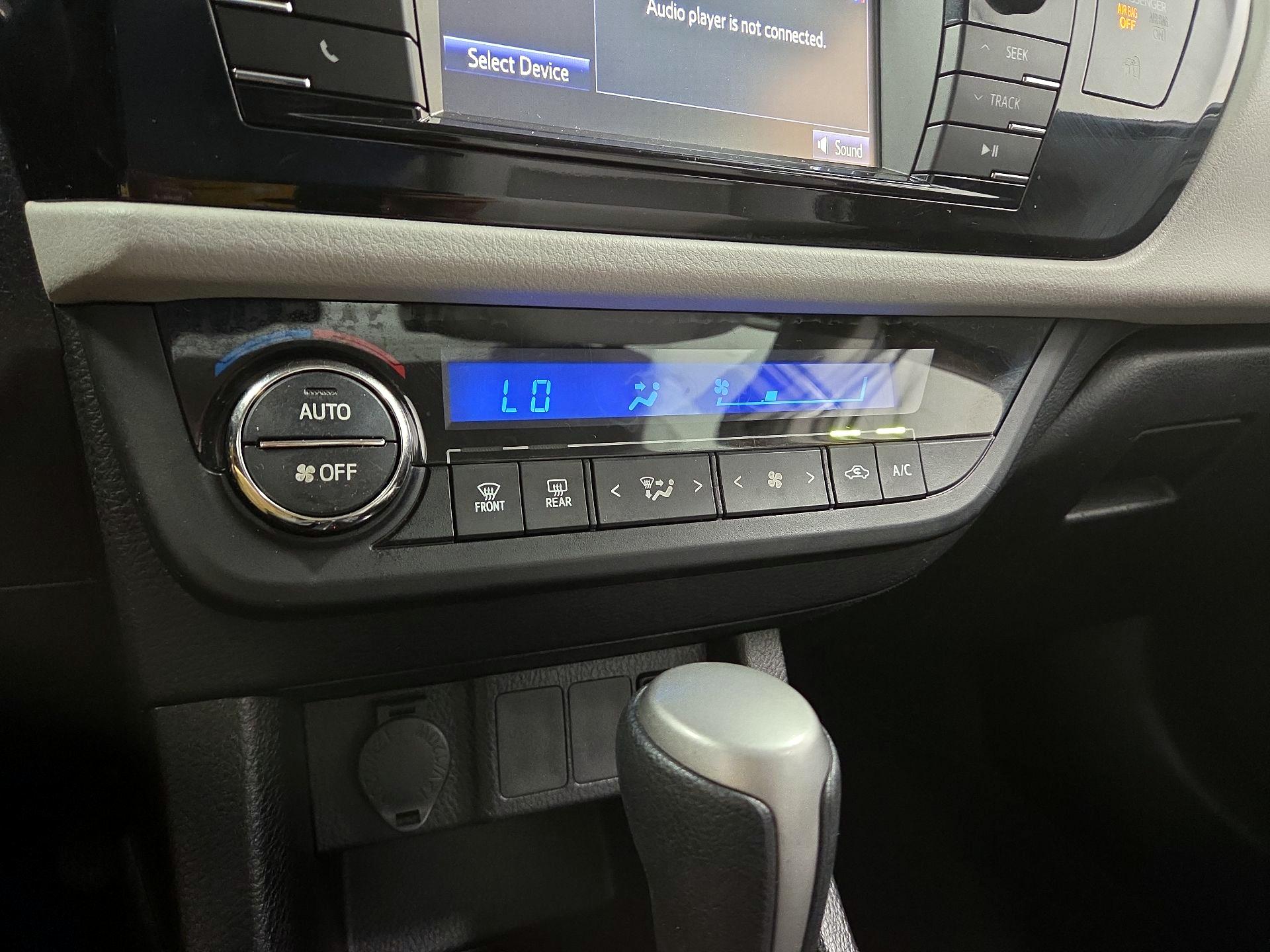 Thumbnail: 2015 Toyota Corolla - 16