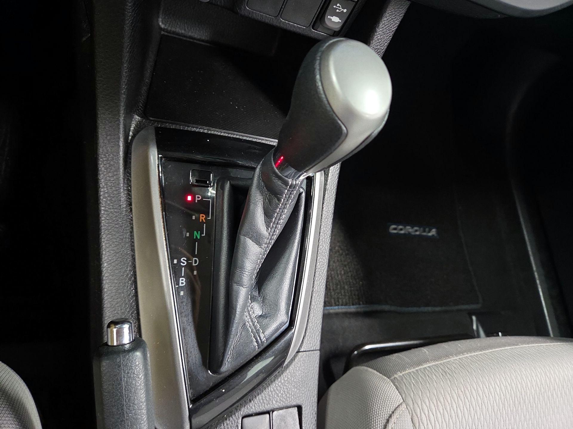 Thumbnail: 2015 Toyota Corolla - 17
