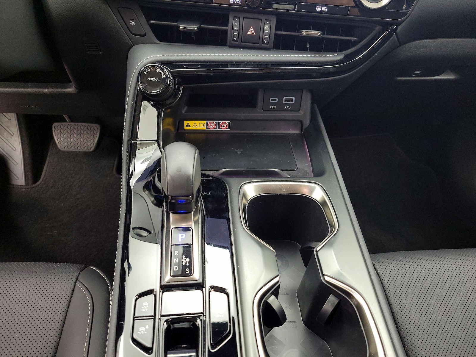 2025 Lexus NX Hybrid 350h - Photo 19