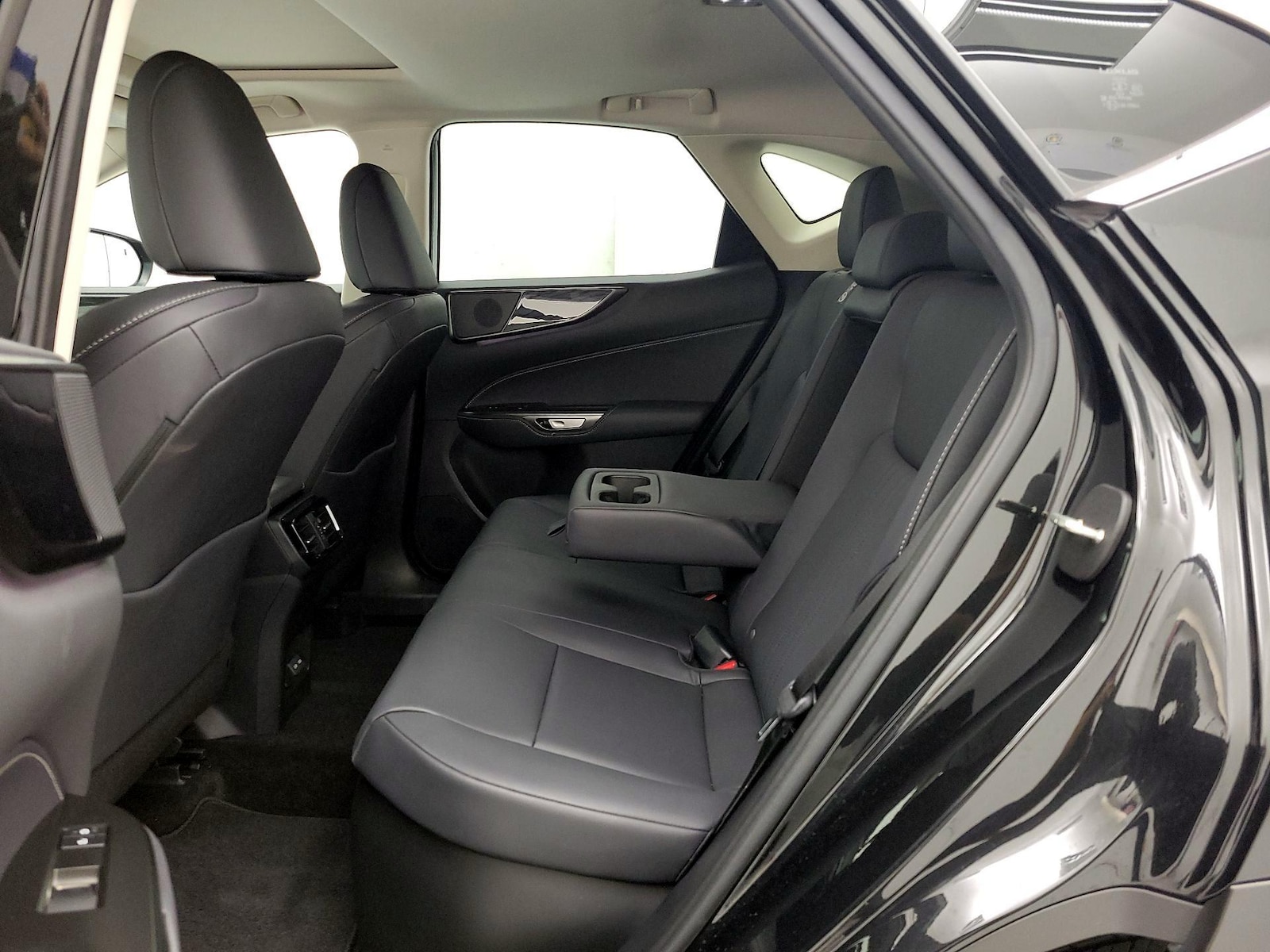2025 Lexus NX Hybrid 350h - Photo 22