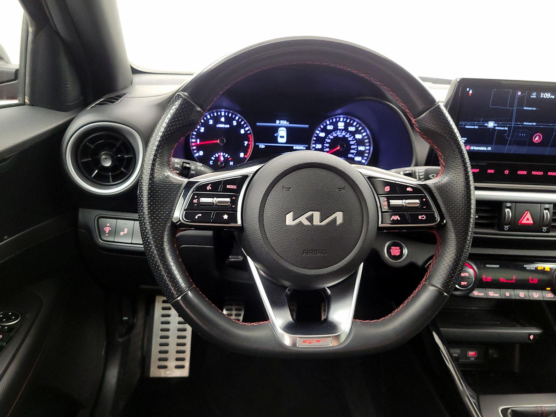 Thumbnail: 2022 Kia Forte - 10