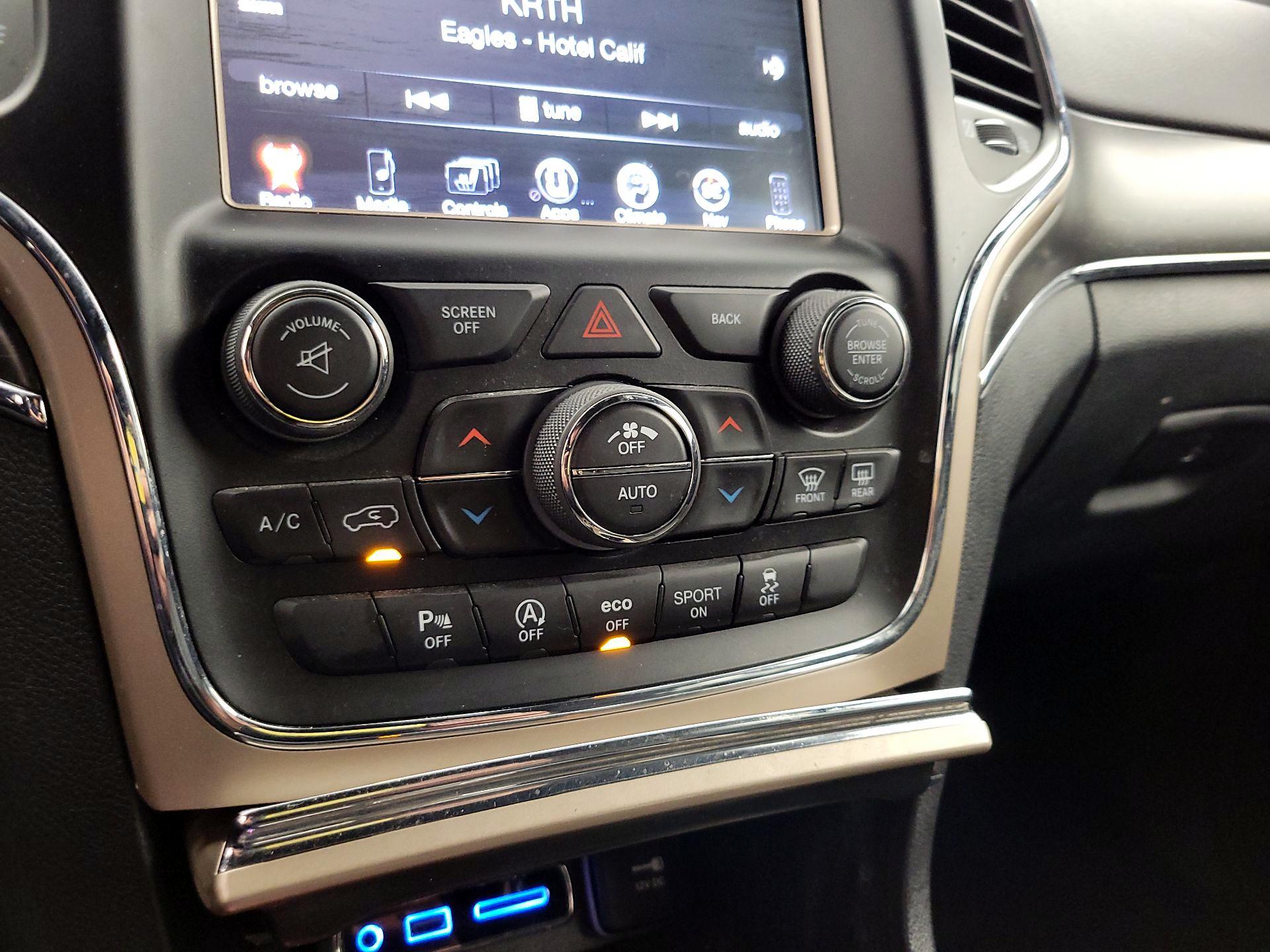 Thumbnail: 2017 Jeep Grand Cherokee - 17